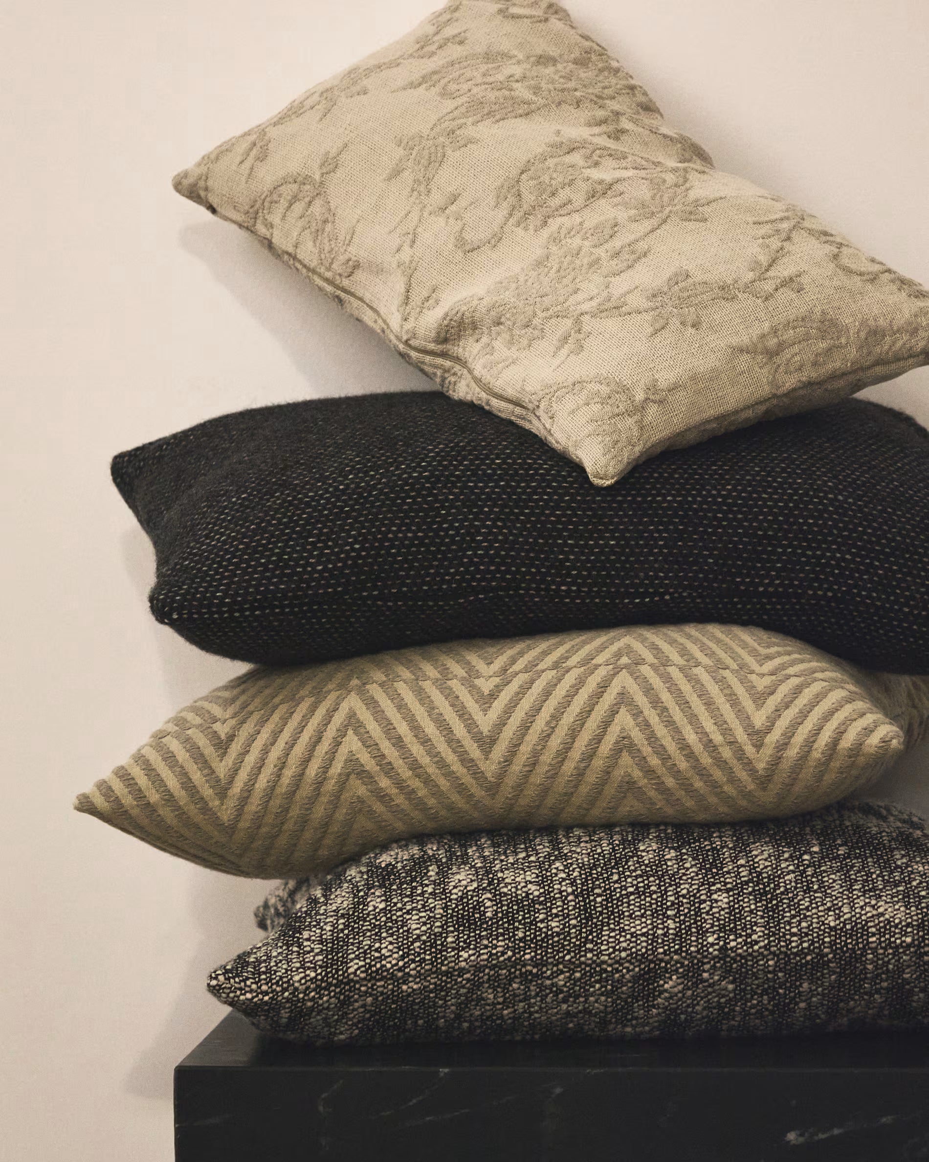 LUNVER ecru pillowcase