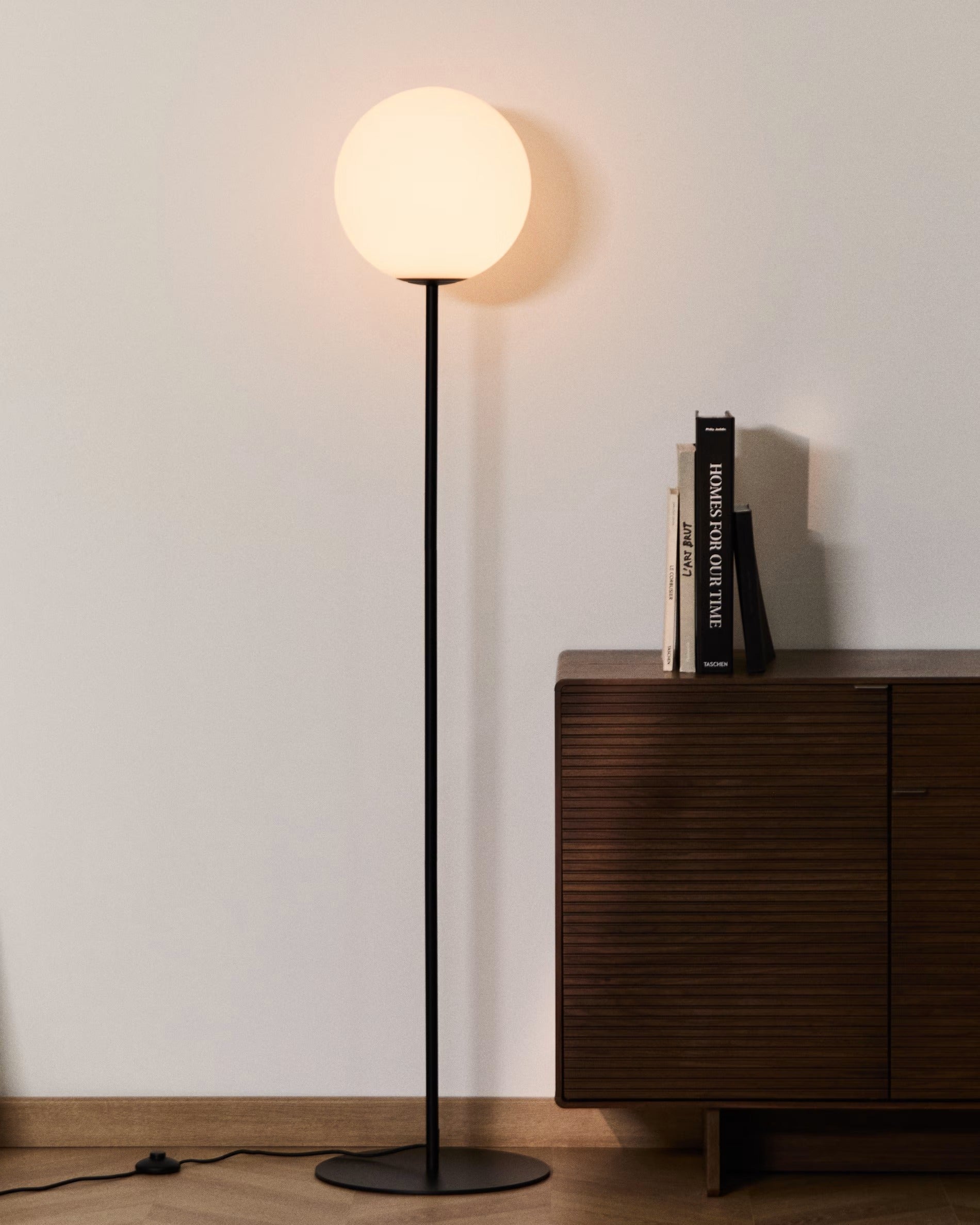 BRISIA black floor lamp