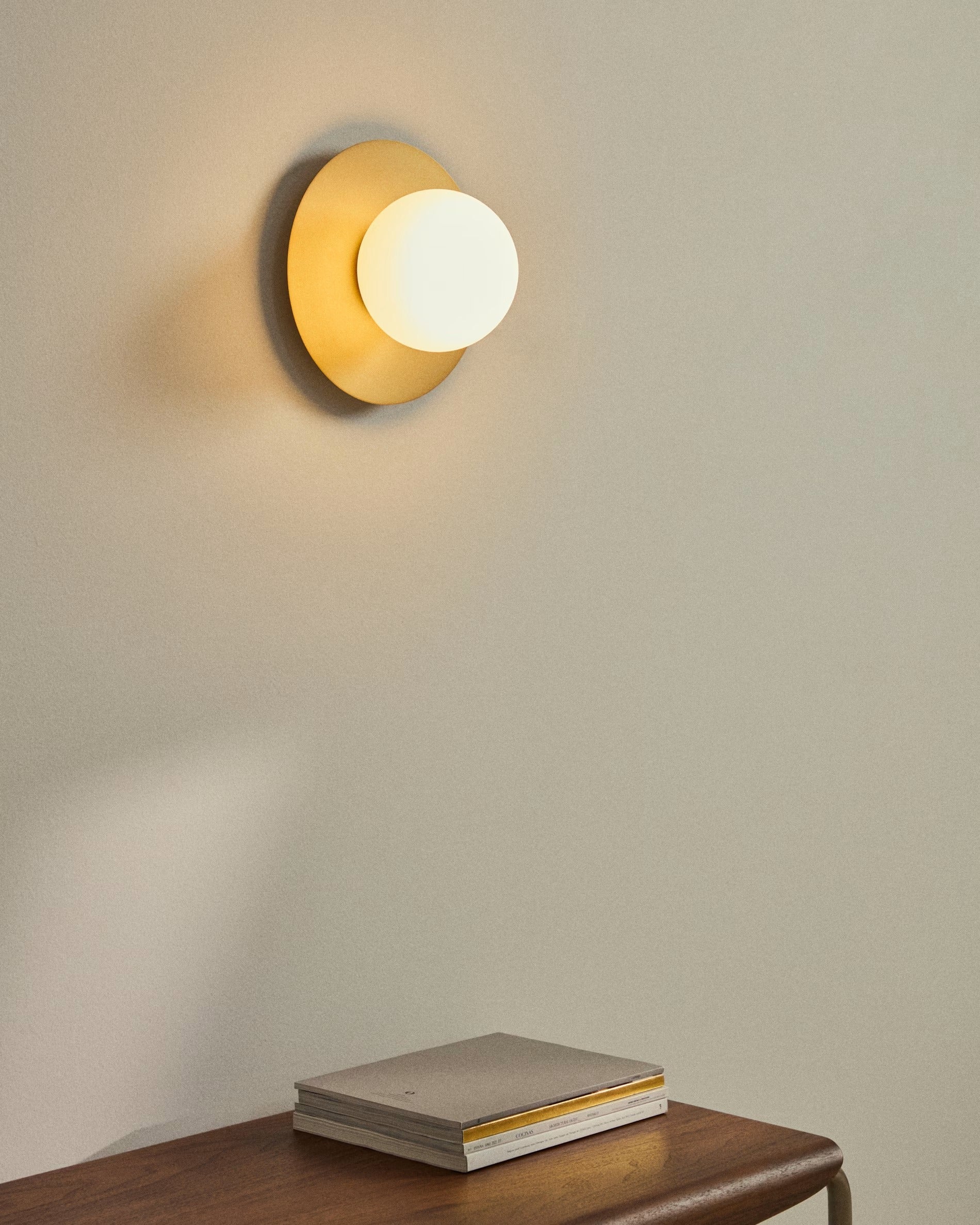 BRISIA wall lamp brushed brass