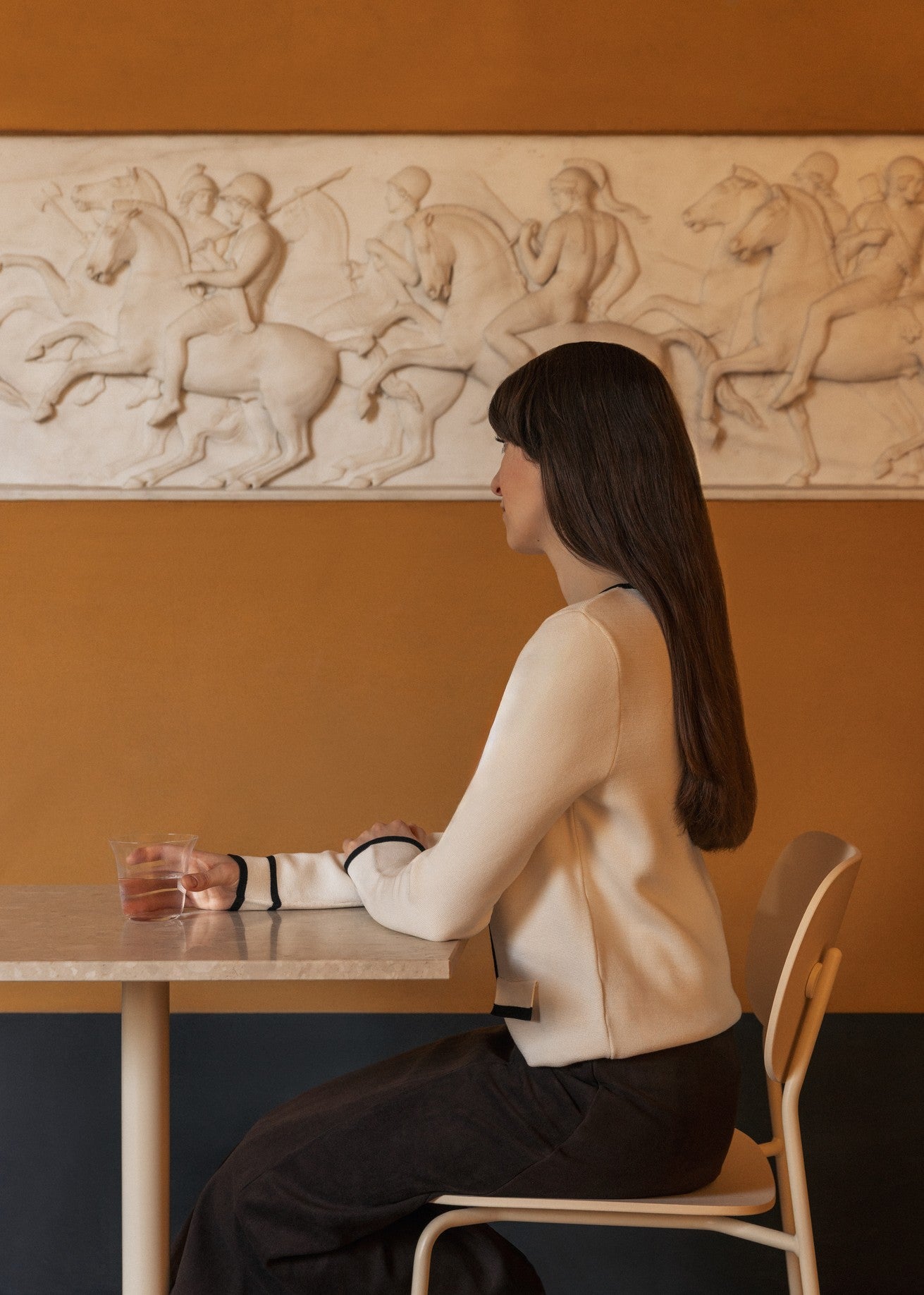 Kaffeetisch NOOK schwarz Eichenfurnier mit cremefarbener Basis