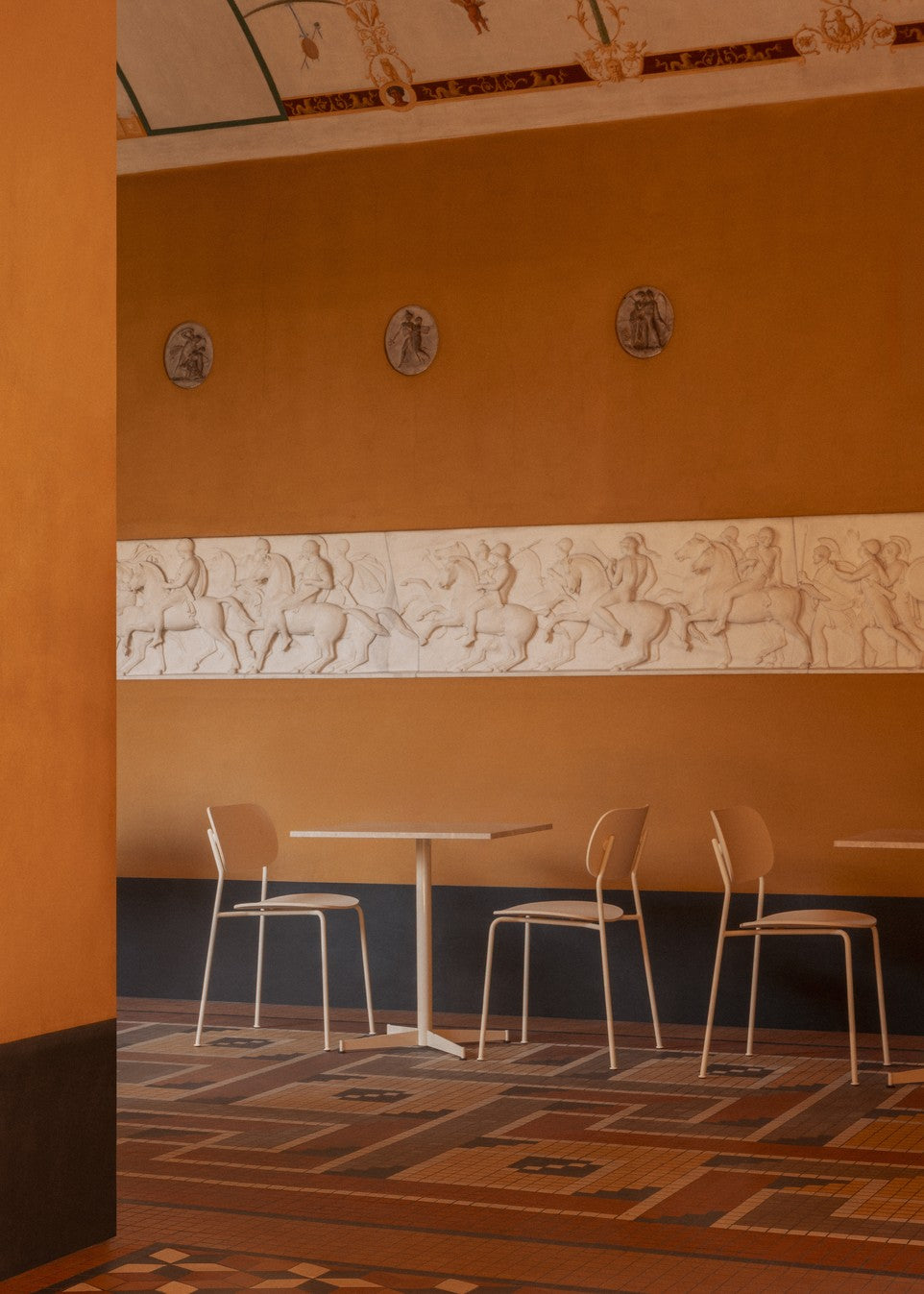 Kaffeetisch NOOK schwarz Eichenfurnier mit cremefarbener Basis