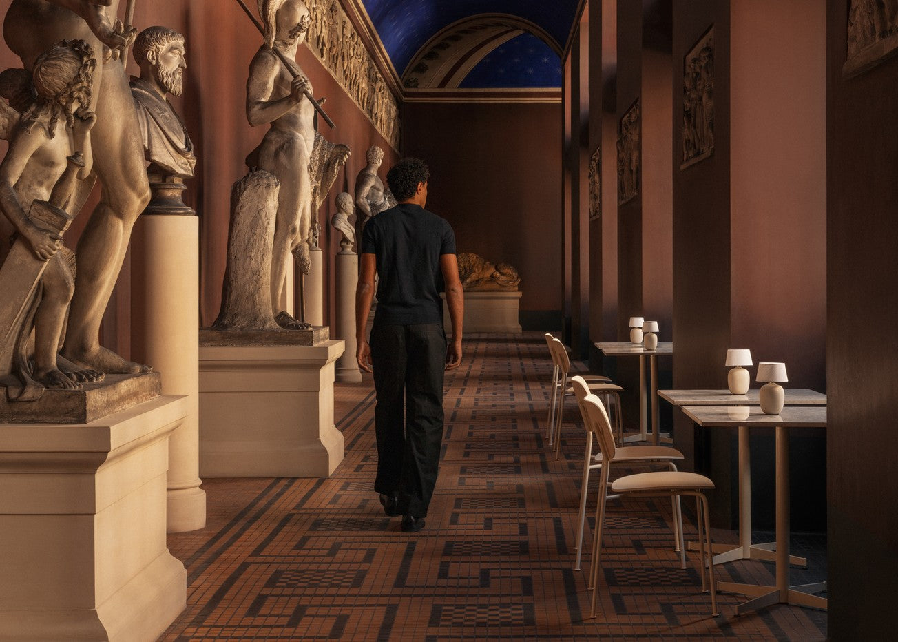 Kaffeetisch NOOK schwarz Eichenfurnier mit cremefarbener Basis