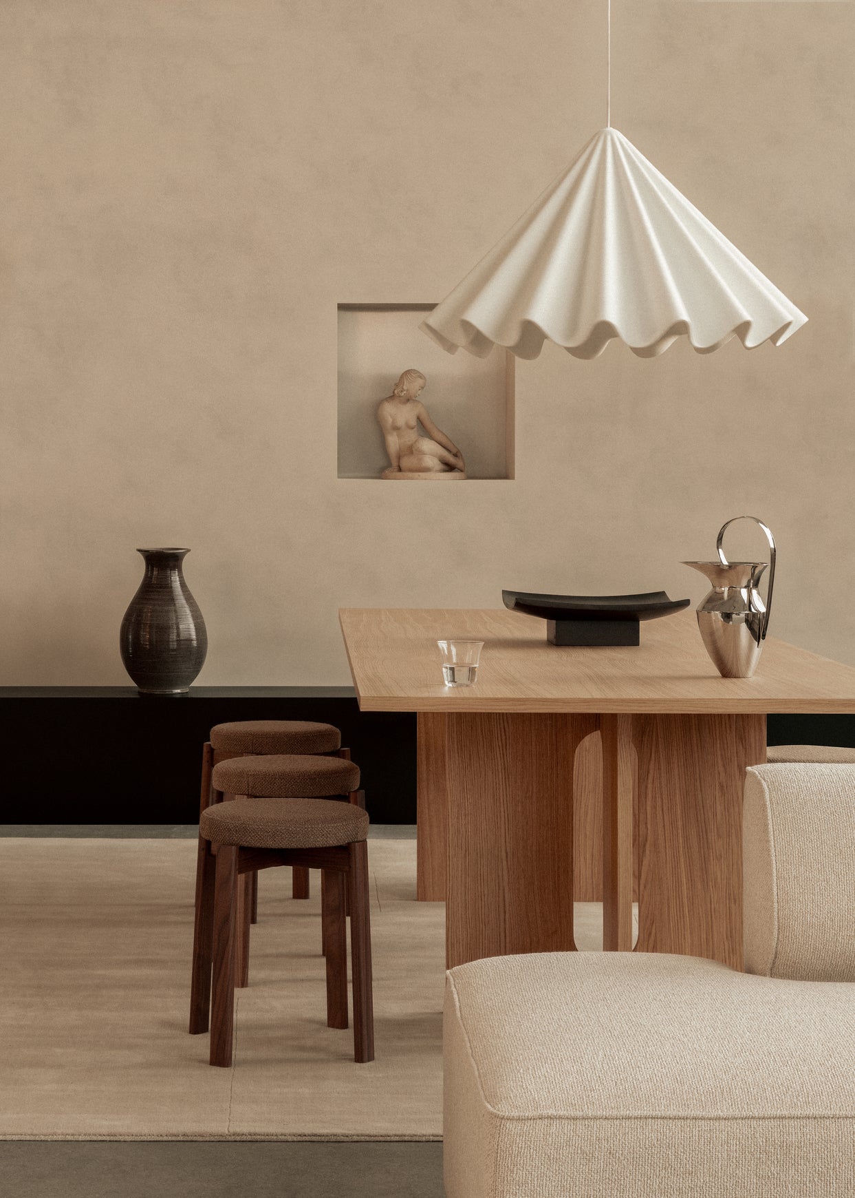 ANDROGYNE oak veneer table