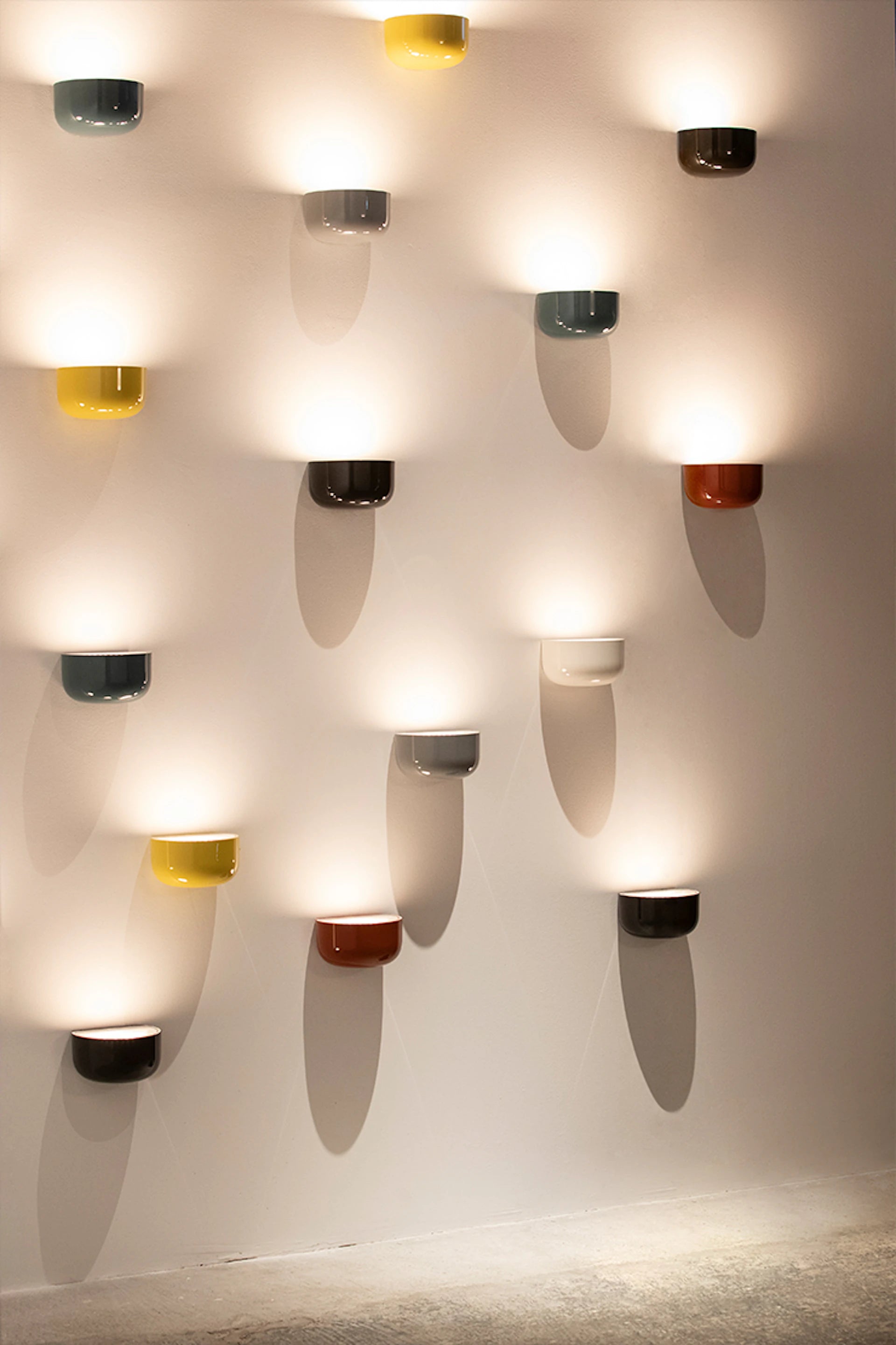 BELLHOP wall lamp dark brown