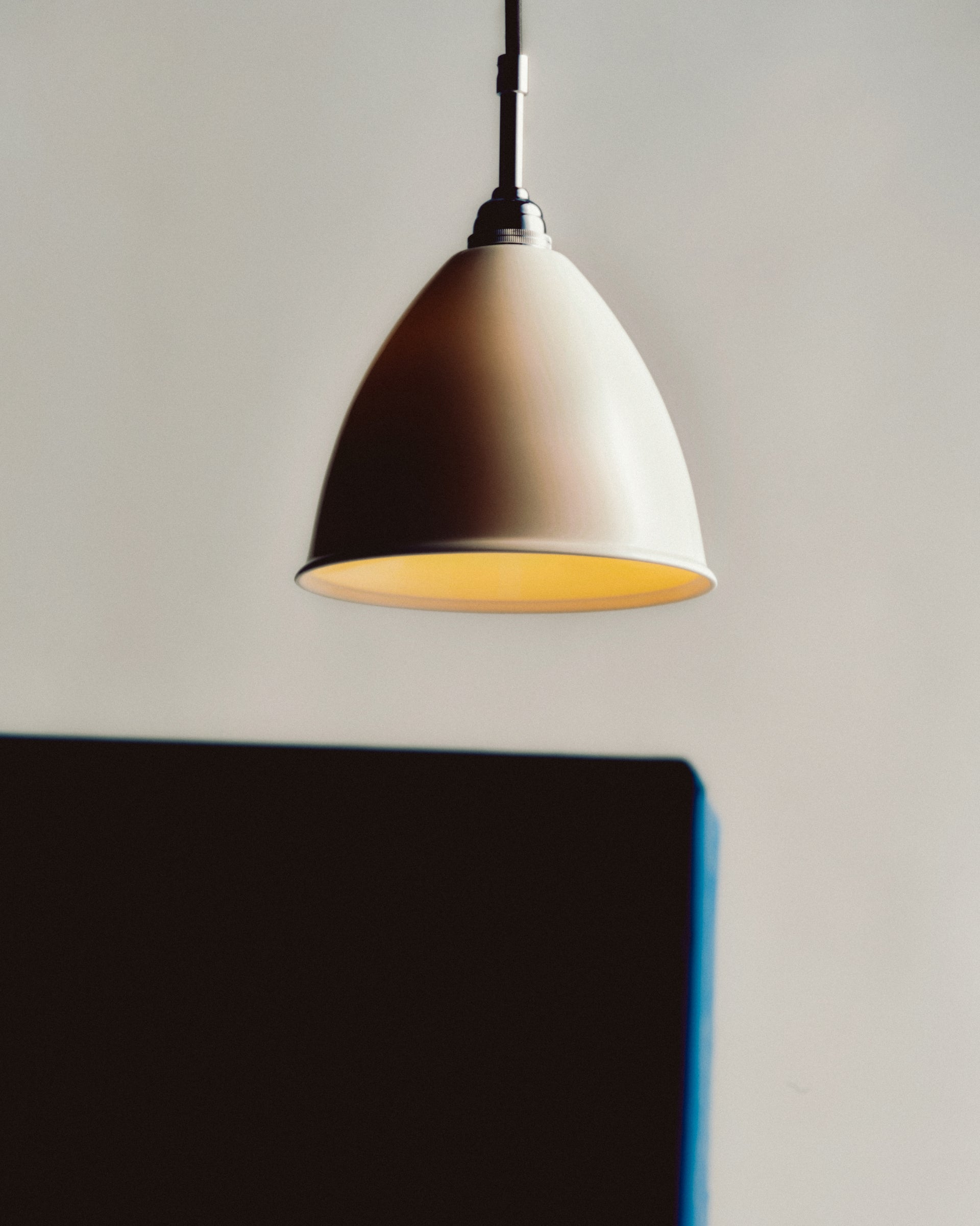 BESTLITE BL9 Pendant Lamp in Brass with Black Shade