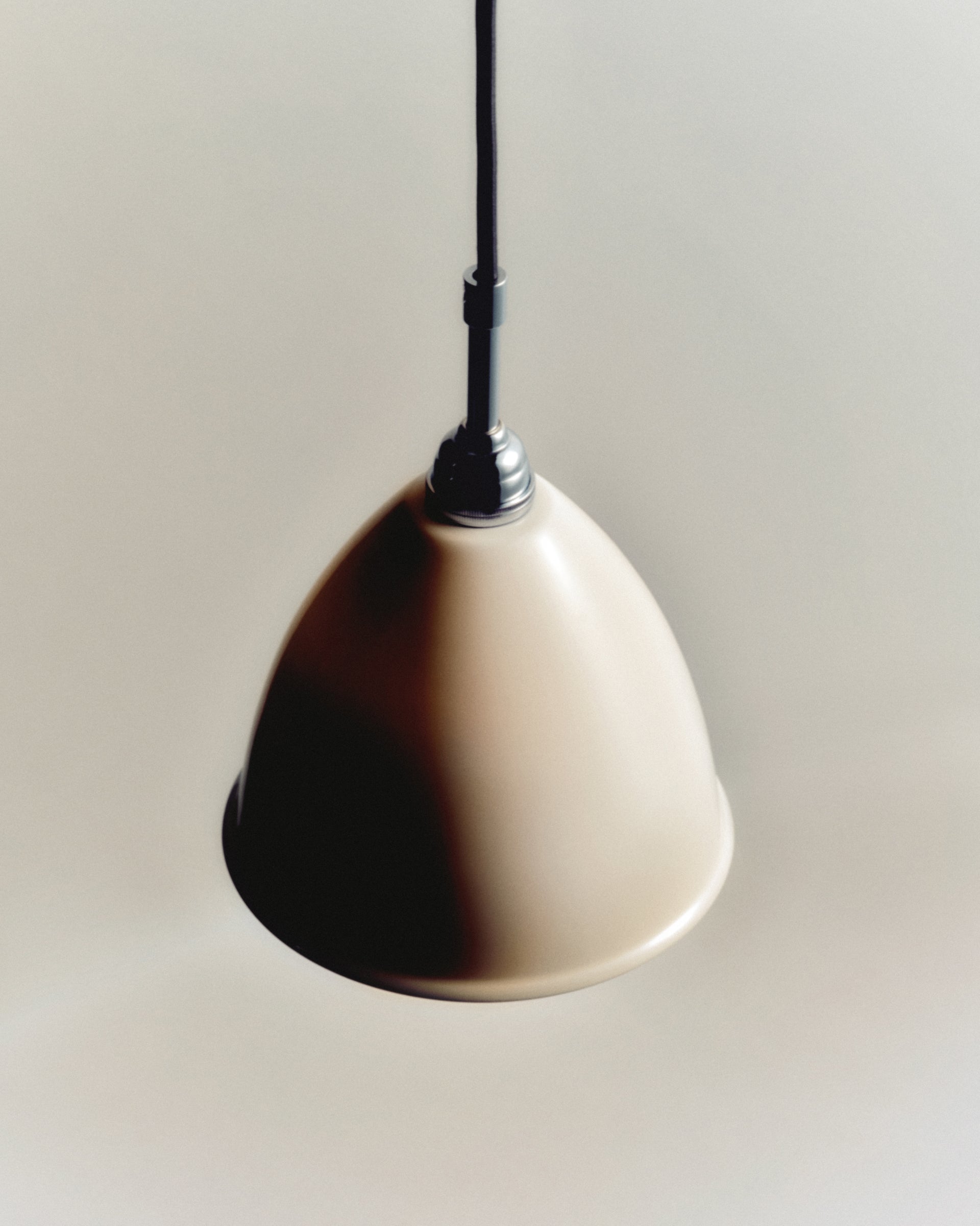 BESTLITE BL9 Pendant Lamp in Brass with Black Shade