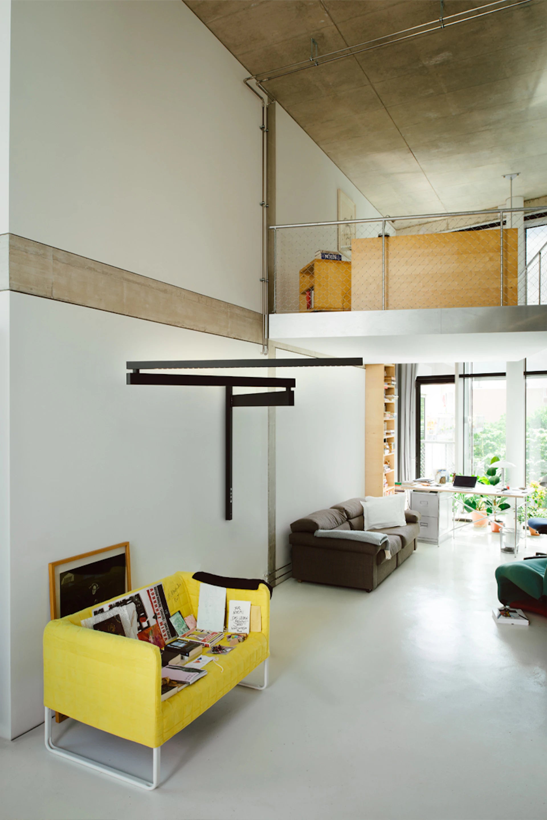 BLACK FLAG PRO Wall Lamp with Arm Black