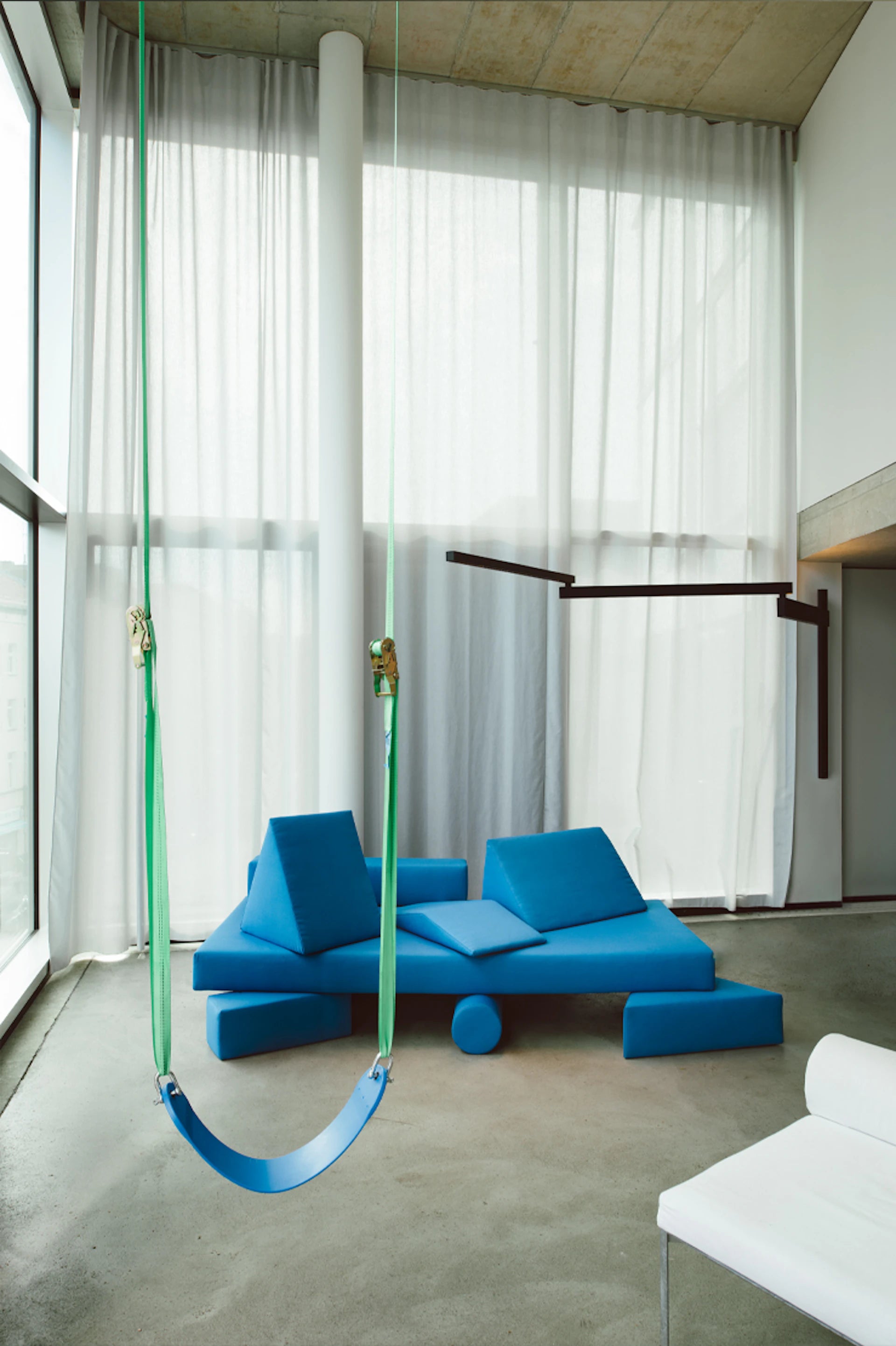 BLACK FLAG PRO Wall Lamp with Arm Black