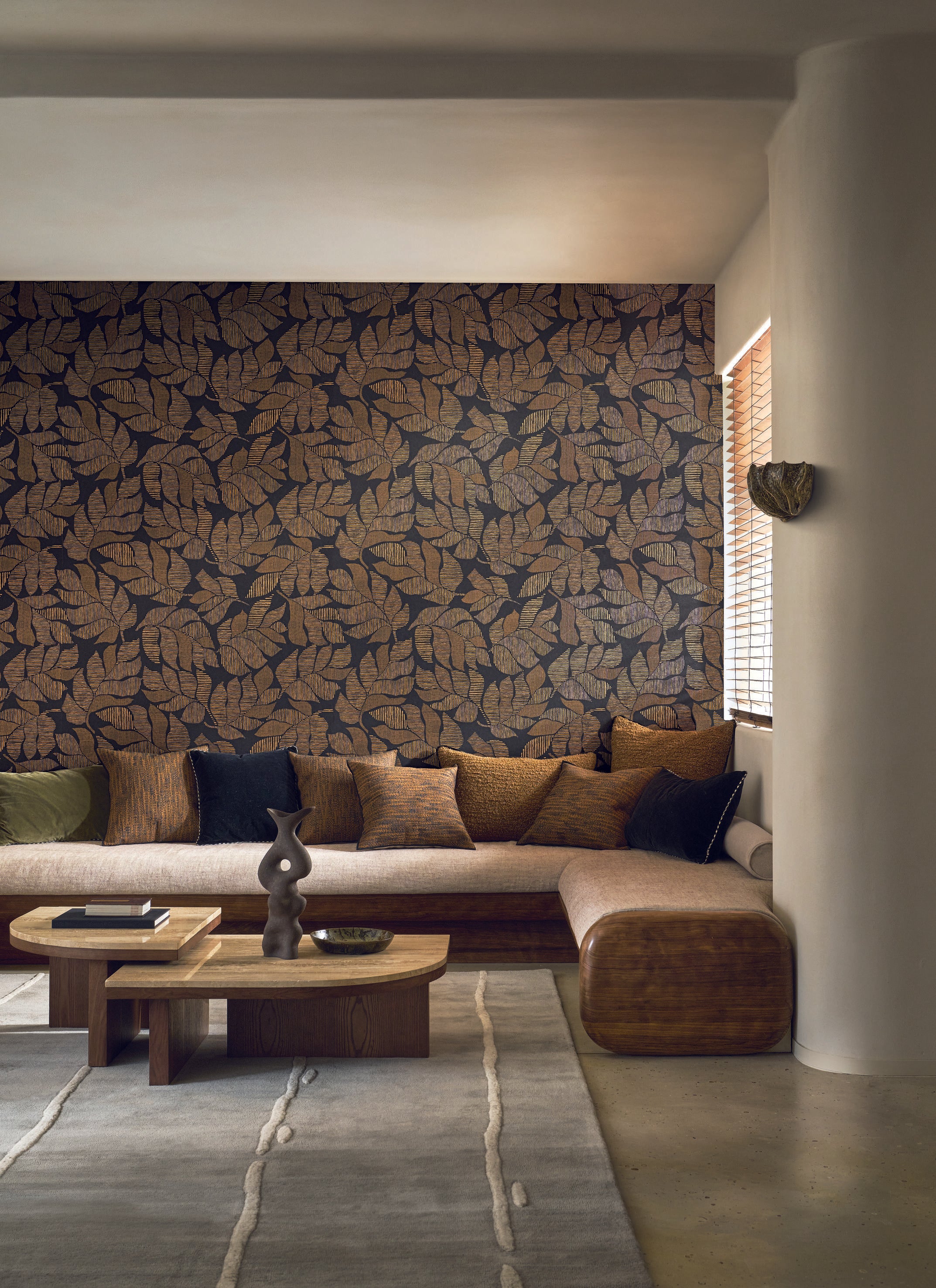 Palm leaf patterned wallpaper with metallic effect LONTARA - TERRACOTTA/CUIVRÉ burgundy with copper