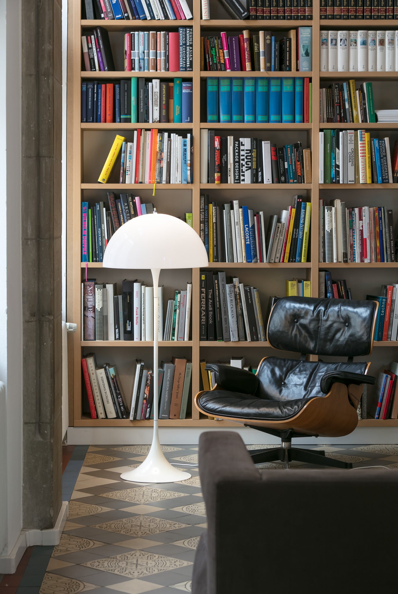 Stehlampe PANTHELLA weiß