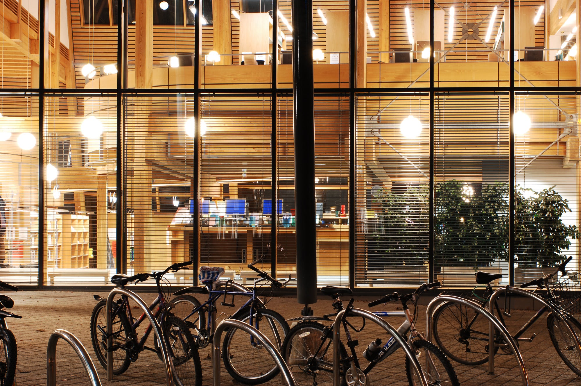 WOHLERT pendant lamp white glass