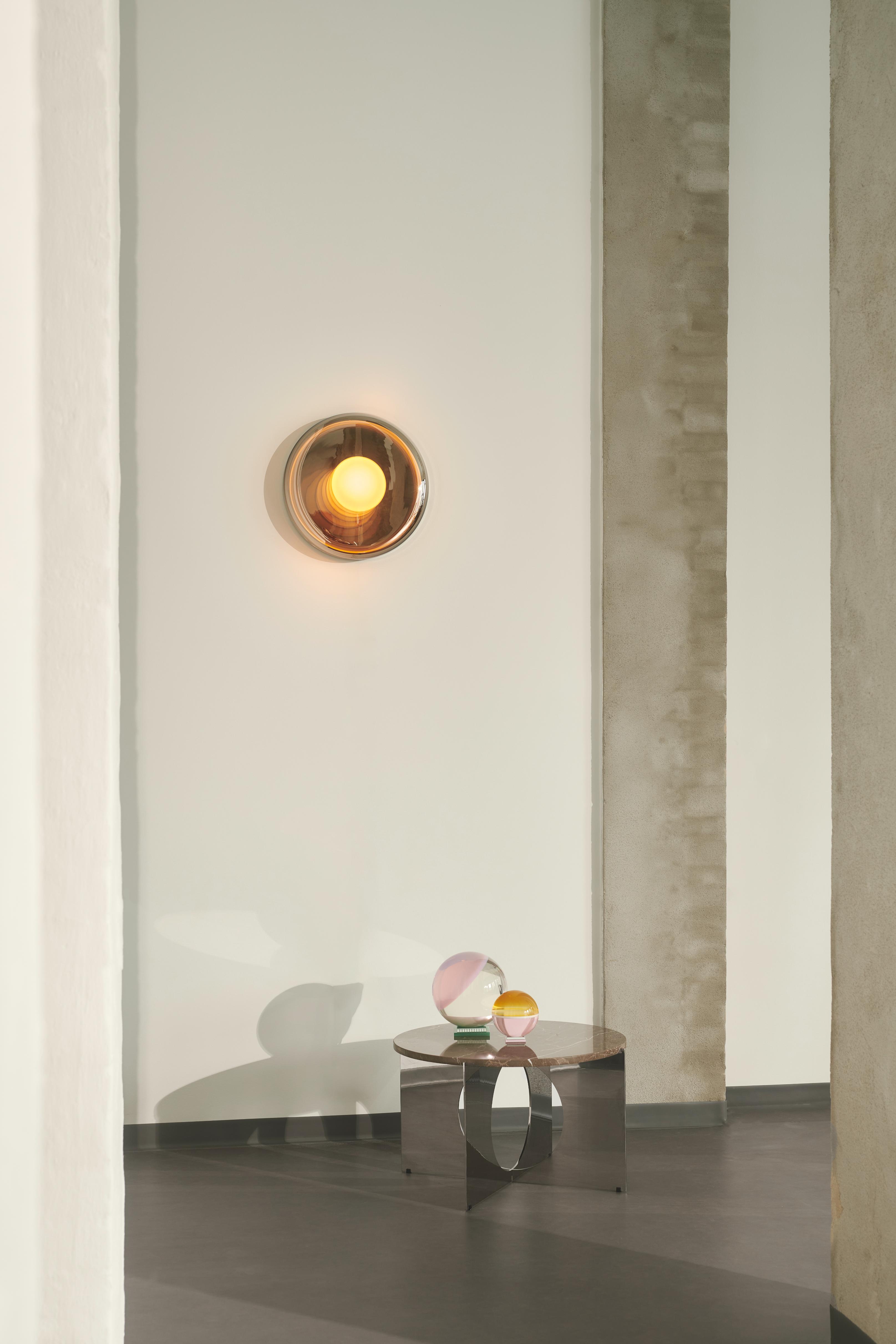 Wandleuchte ENDLESS mit beschichtetem Glas