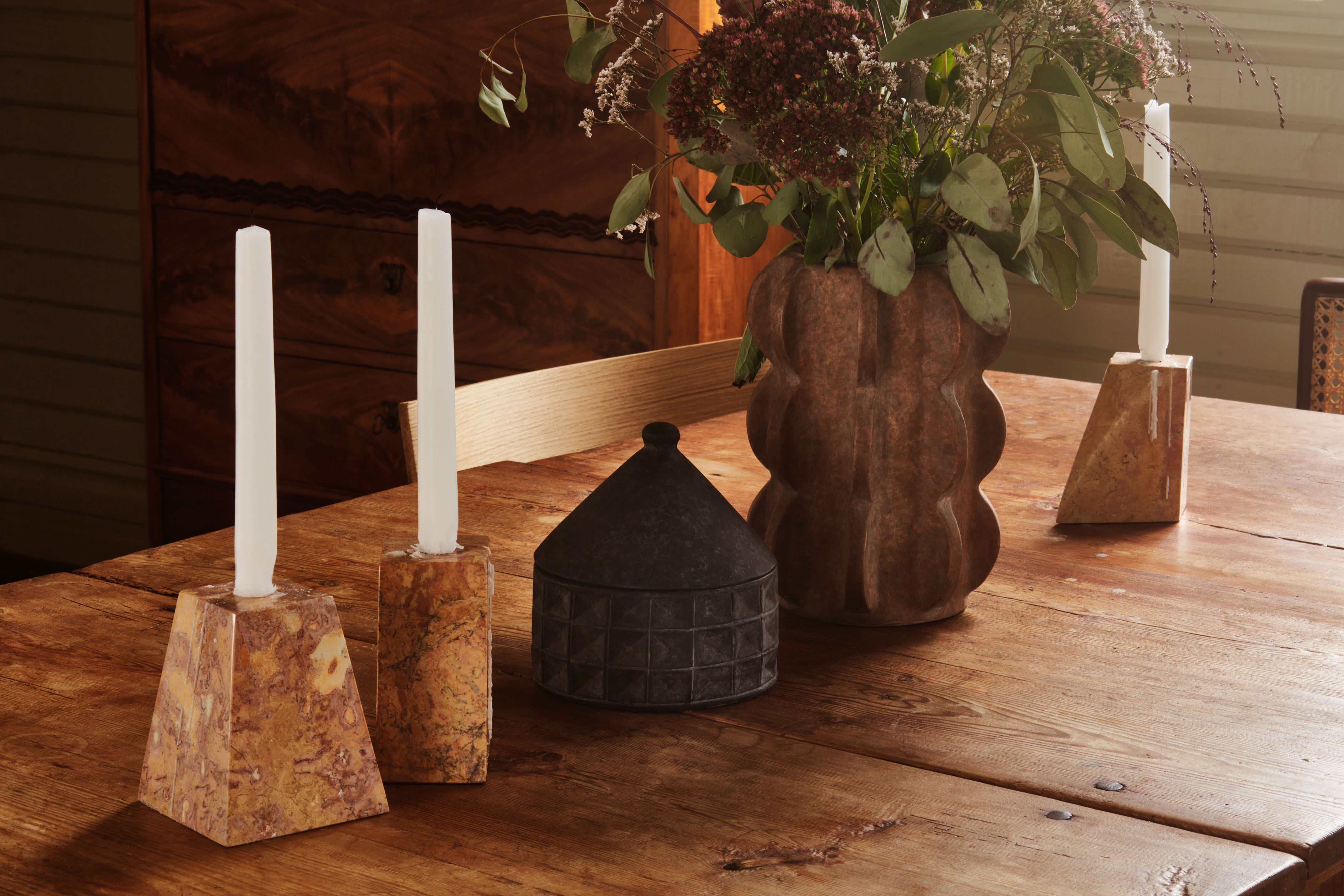 Set von Kerzenhaltern PYRAMID orange Marmor