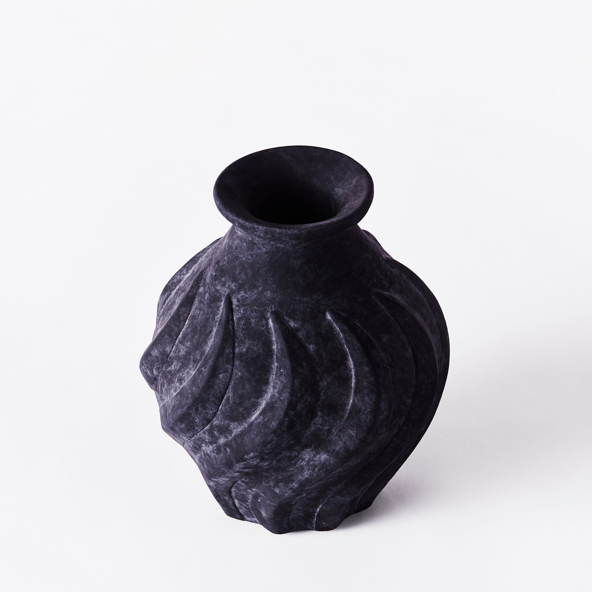 SWIRL vase black ceramic
