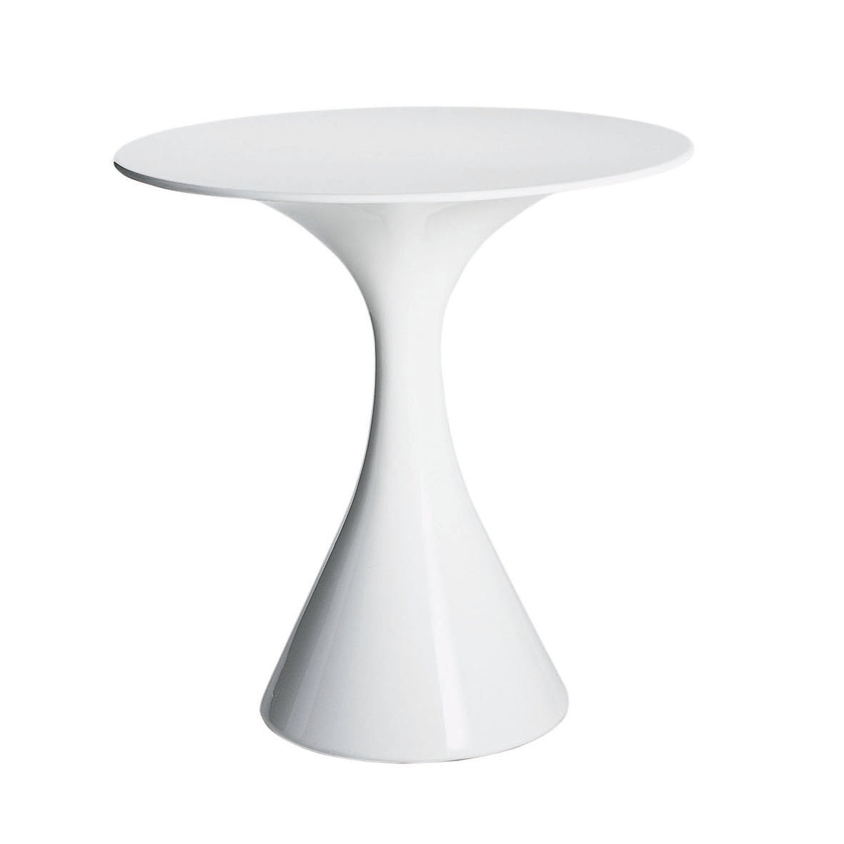 Kissi White Kissi Cafe Tisch