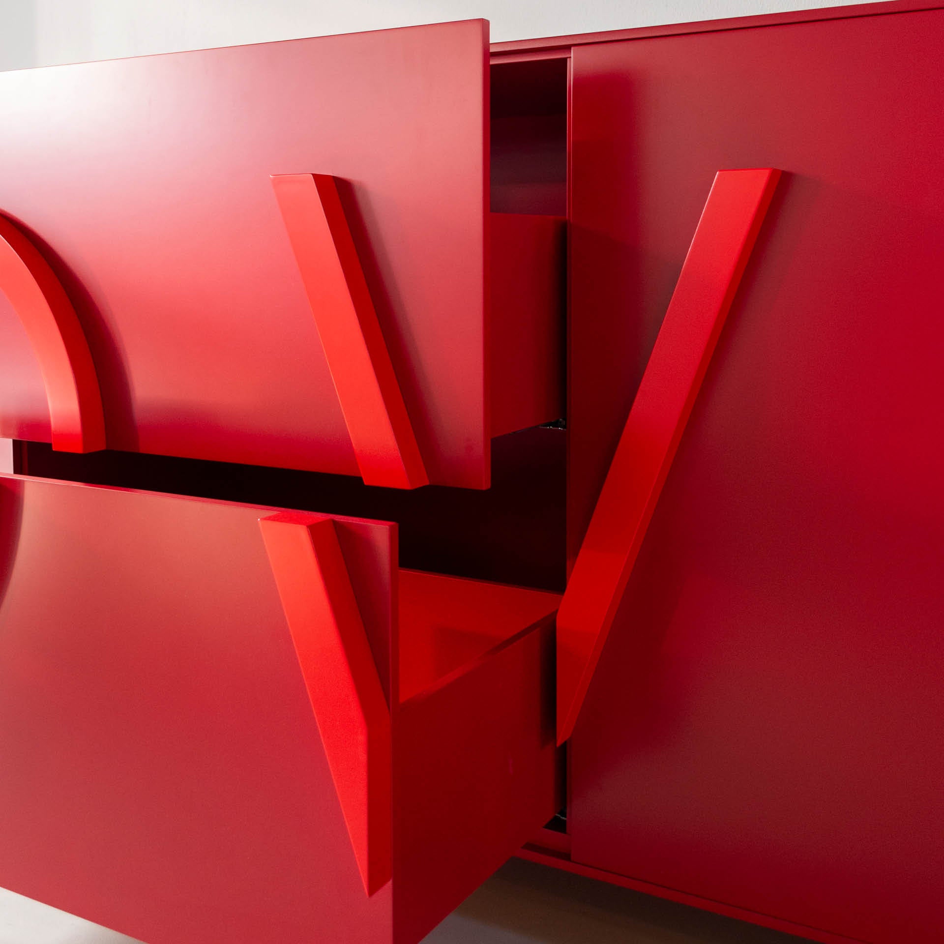 Red love chest of drawers