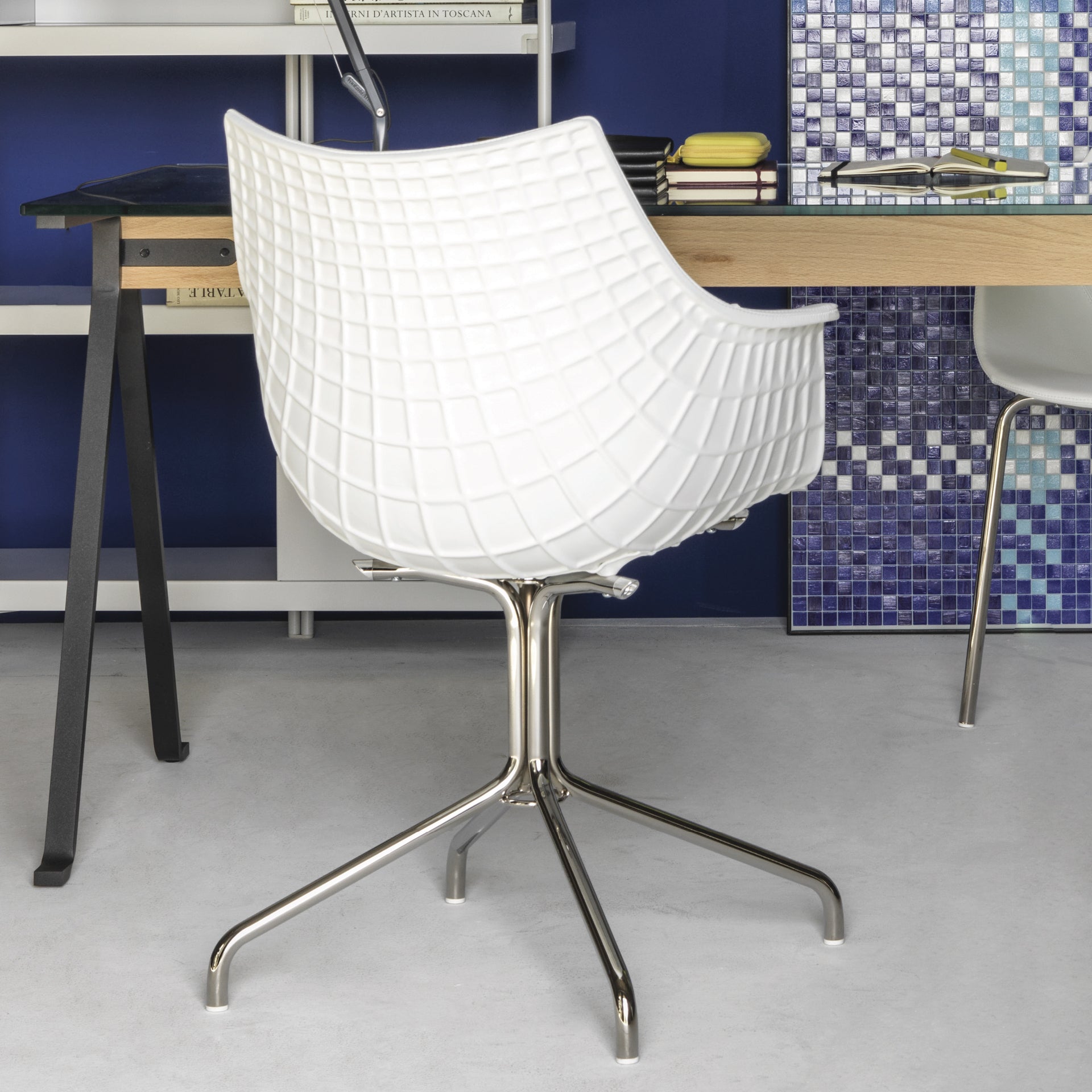 Meridiana chair smoked with a black base