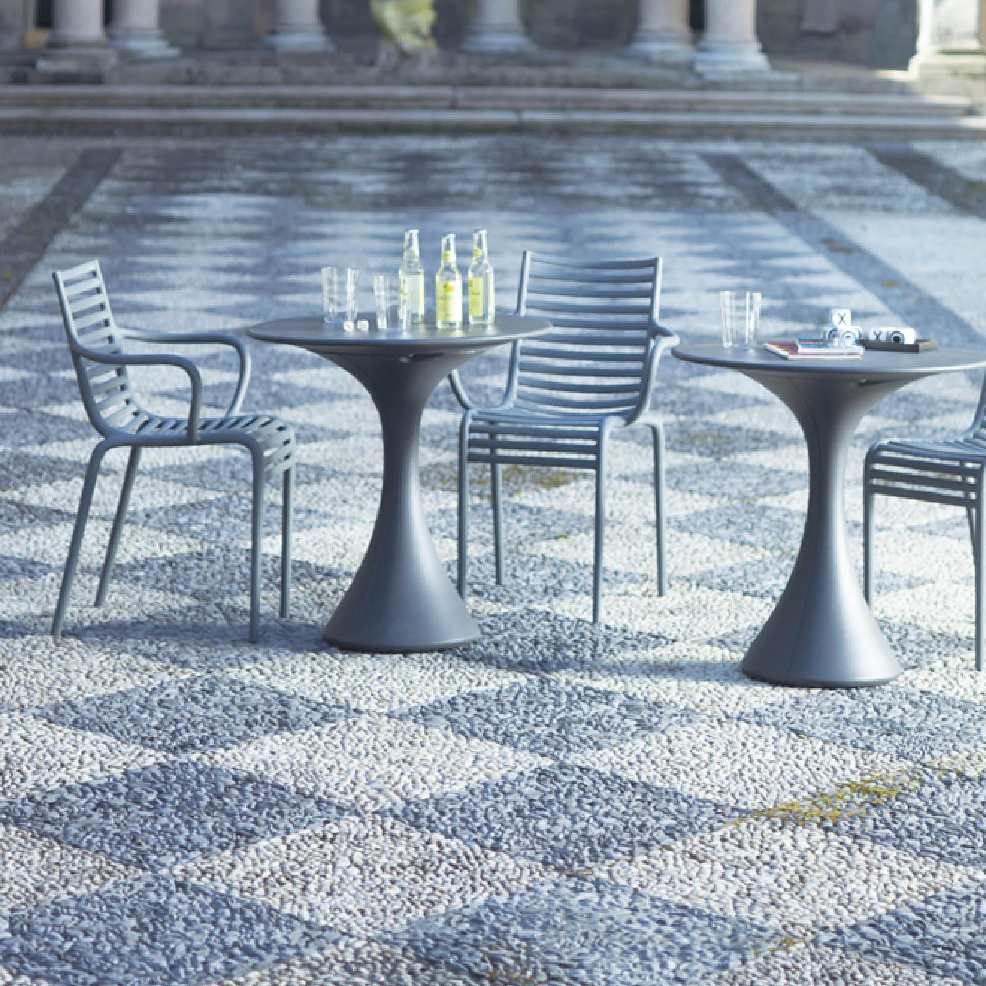 PIP-E Dark gray chair