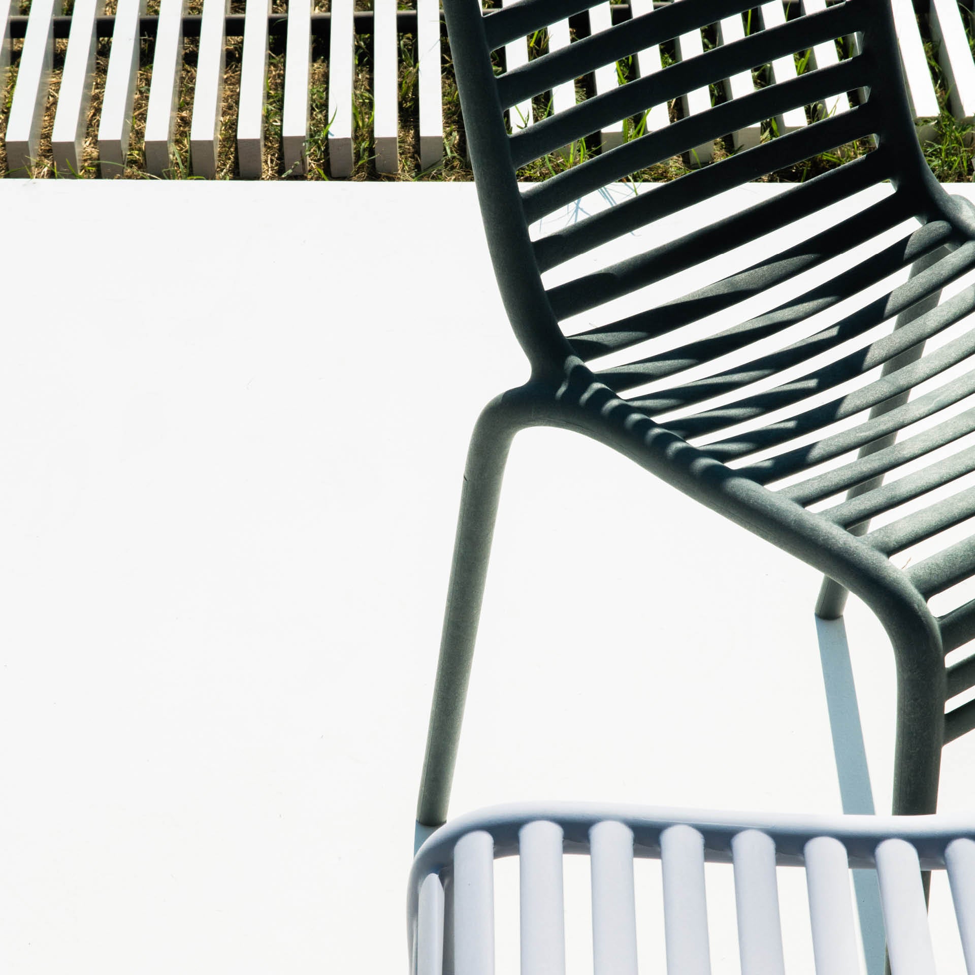 PIP-E Dark gray chair