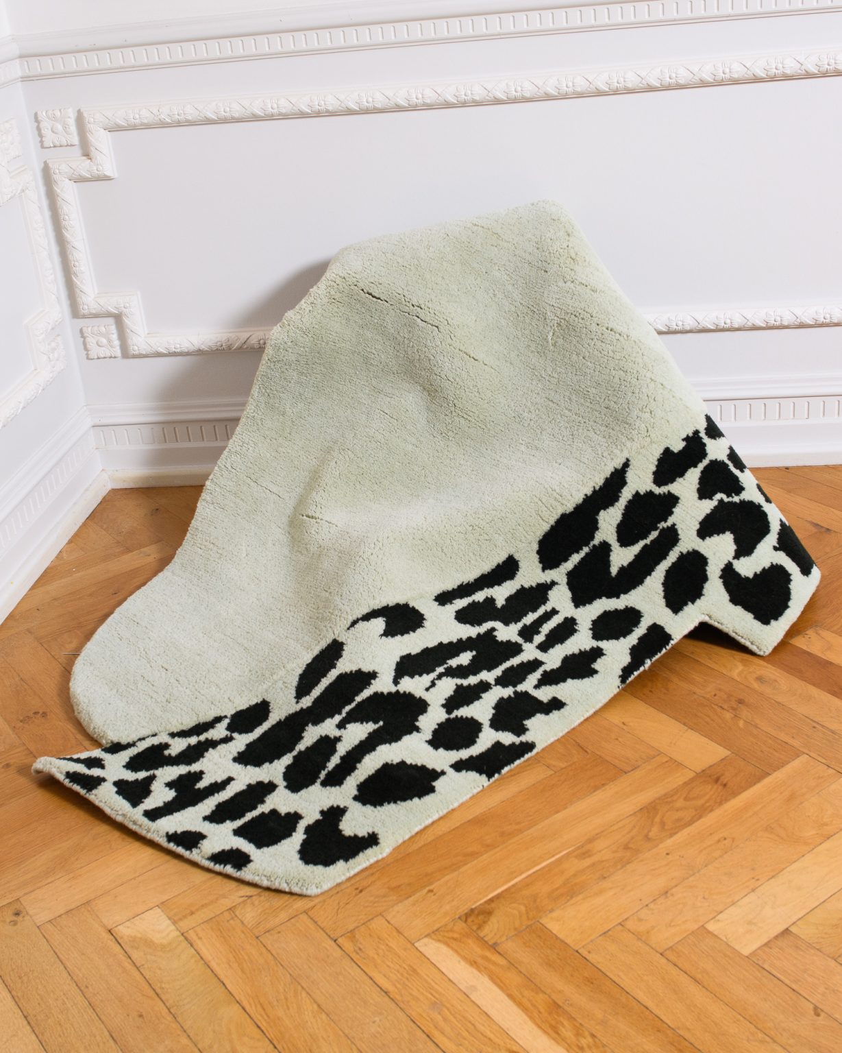 Dywan dekoracyjny asymetryczny WILD MIST zielony