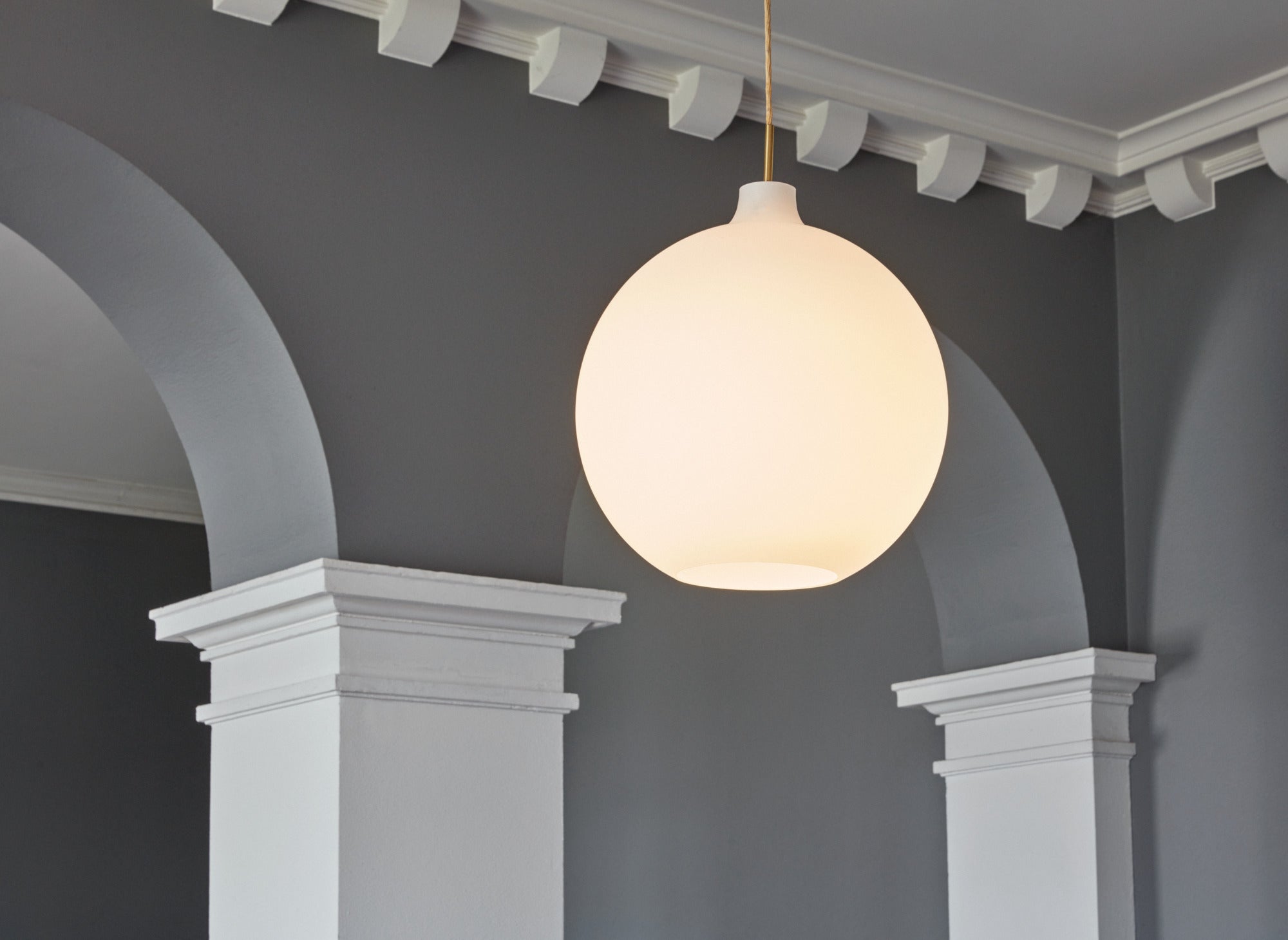 WOHLERT pendant lamp white glass