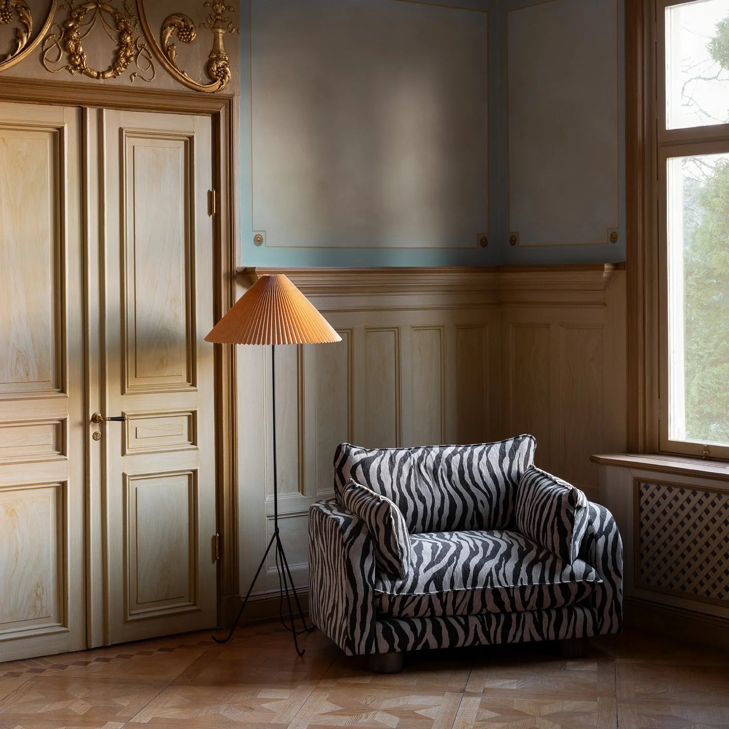 Lampa podłogowa GERALDINE ochra z czarną podstawą
