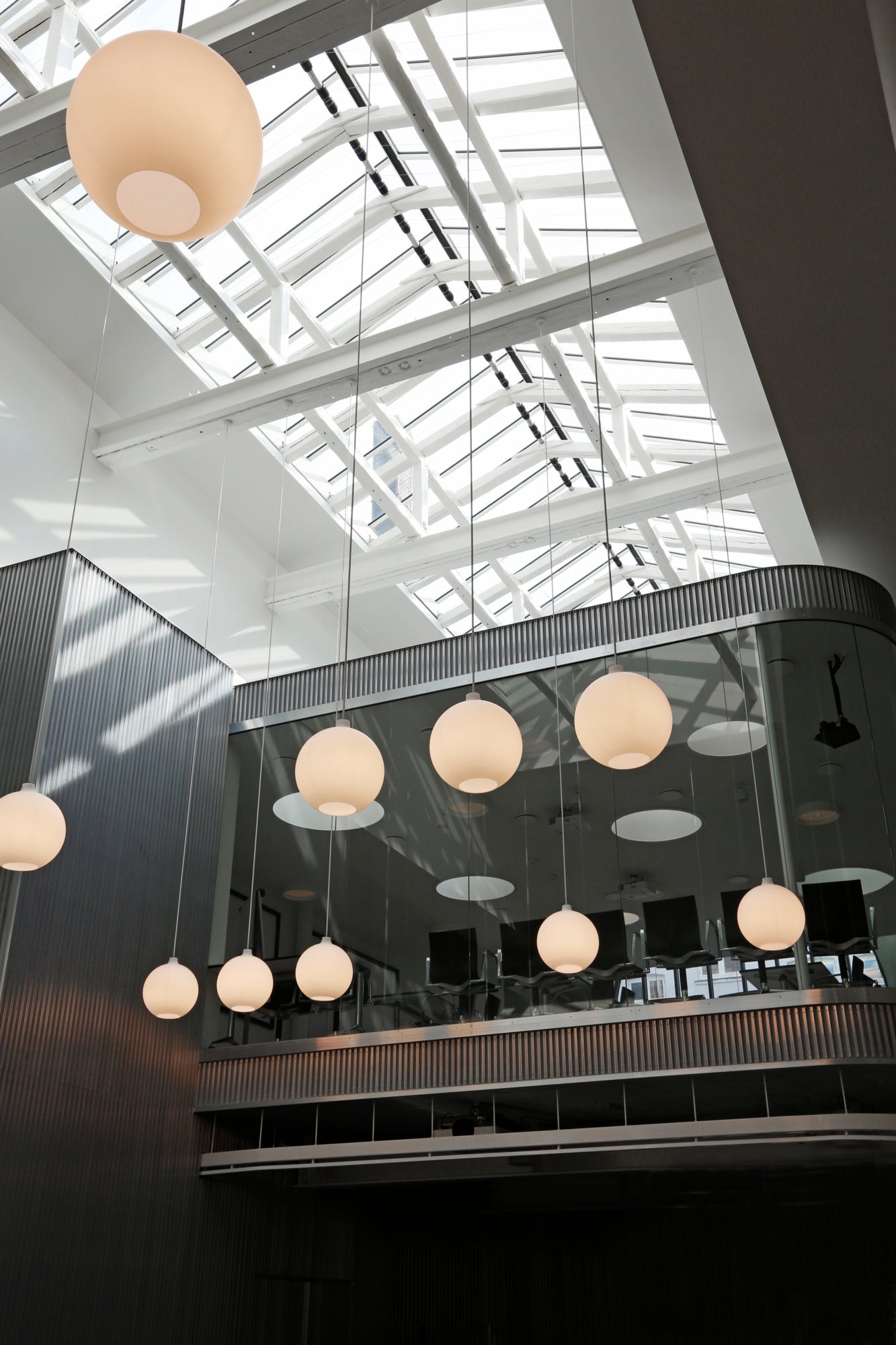 WOHLERT pendant lamp white glass