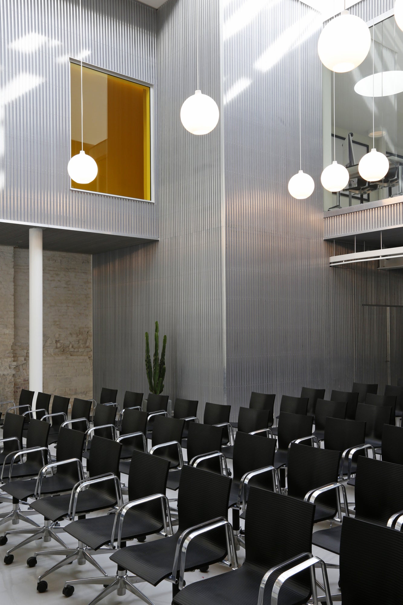 WOHLERT pendant lamp white glass