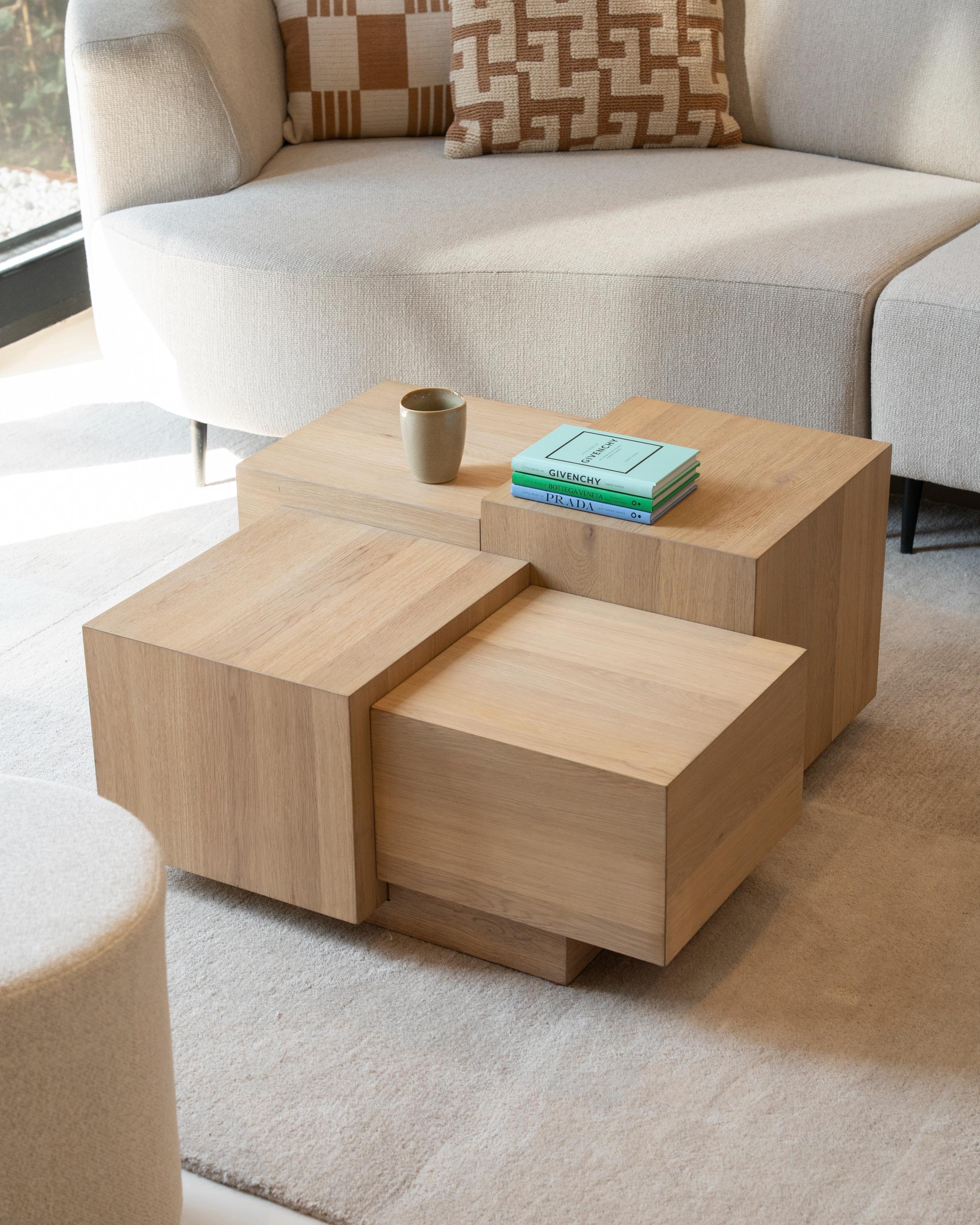 QUINTEN Oak Veneer Coffee Table
