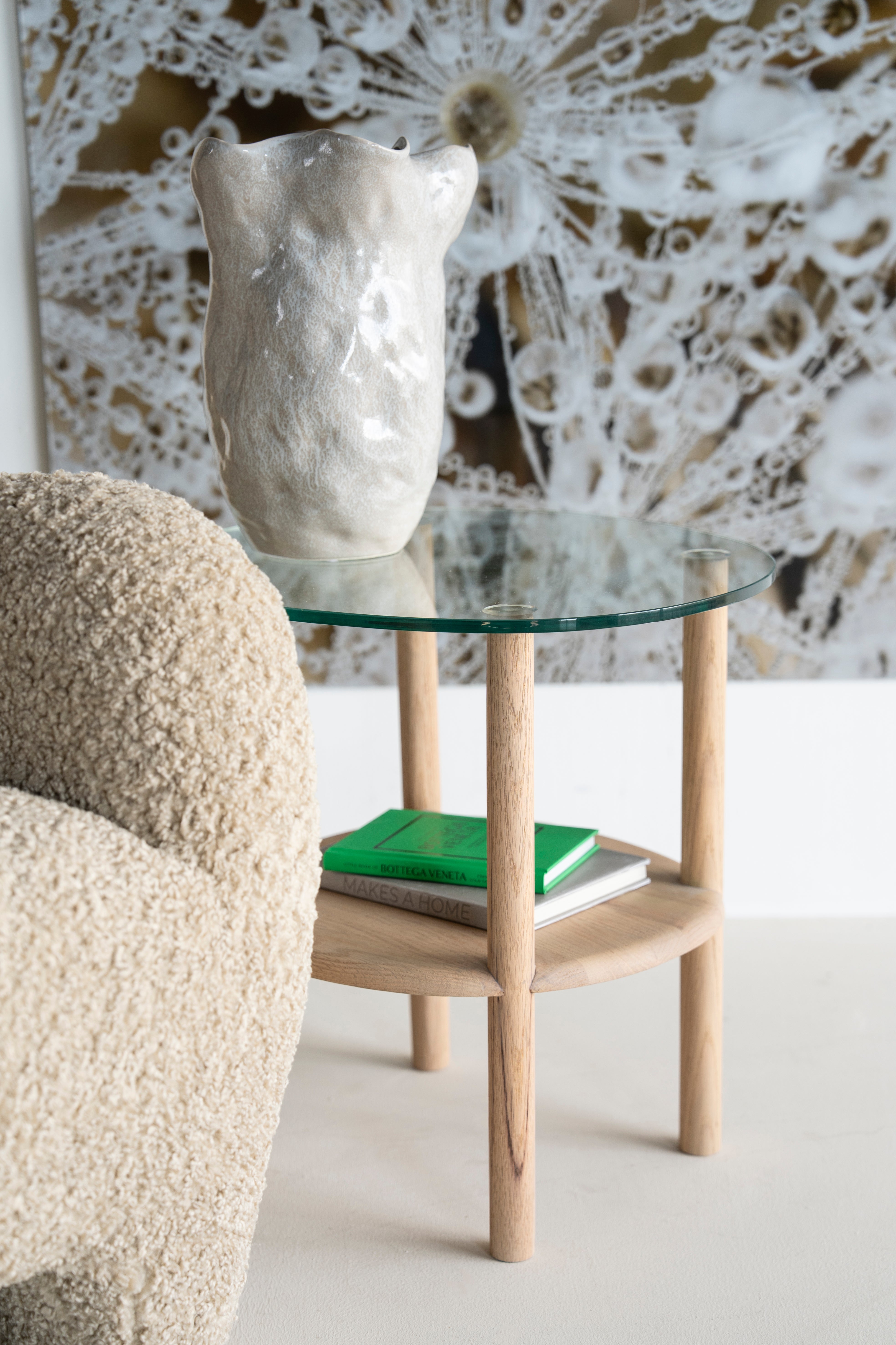 CLEO side table made of oak wood with a glass top