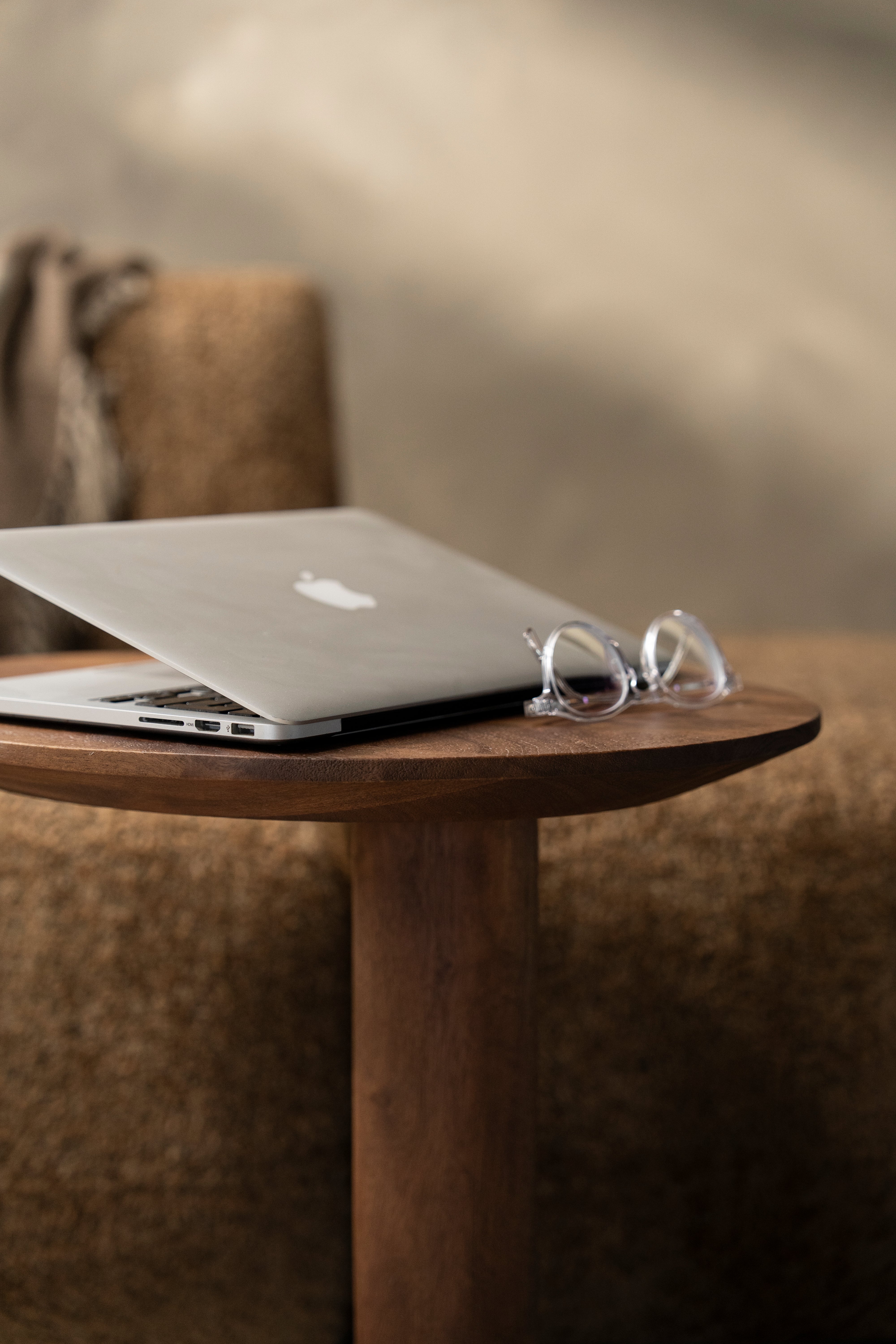 NOVIA Side Table Dark Mango Wood