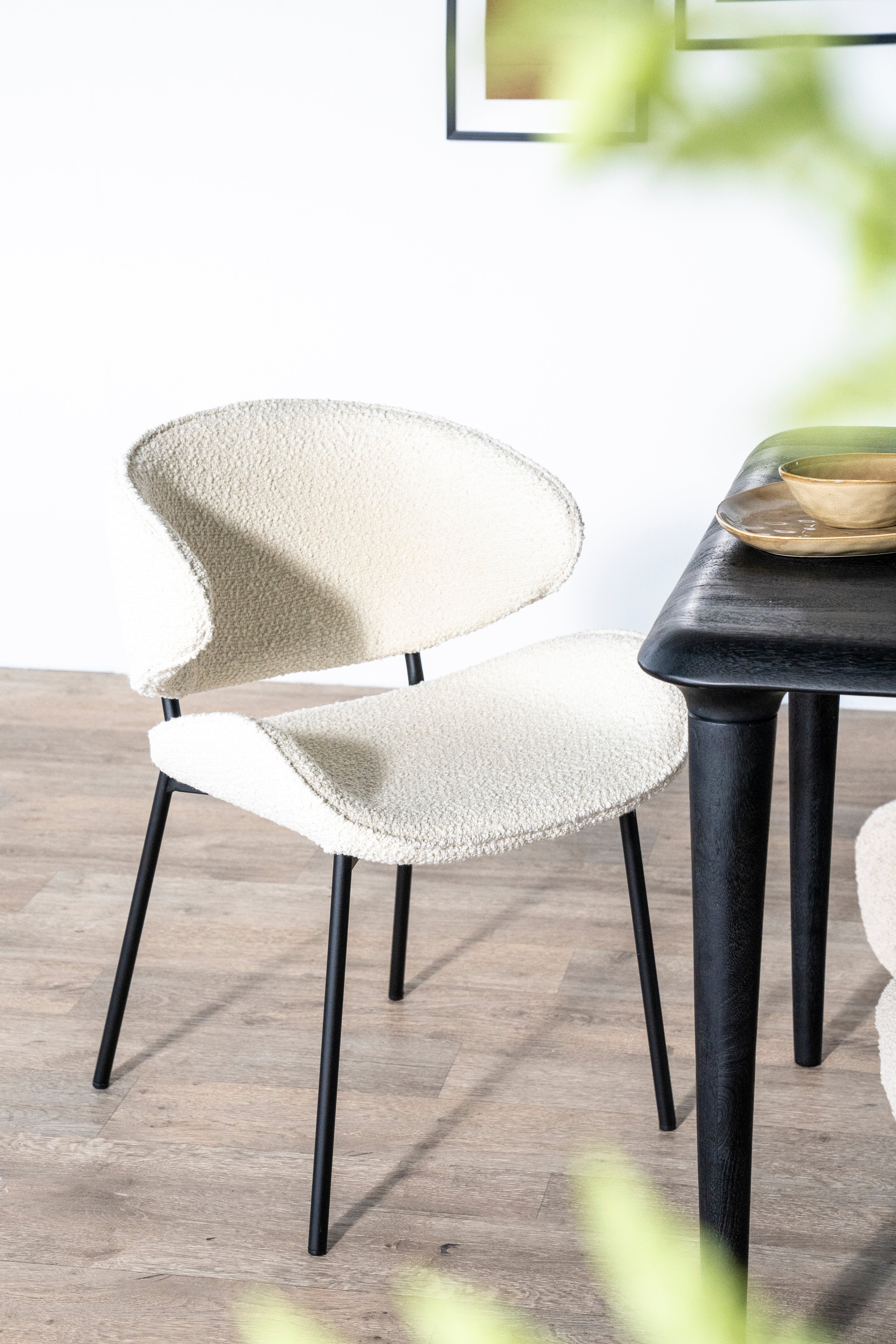 TESS Chair Cream with Black Base