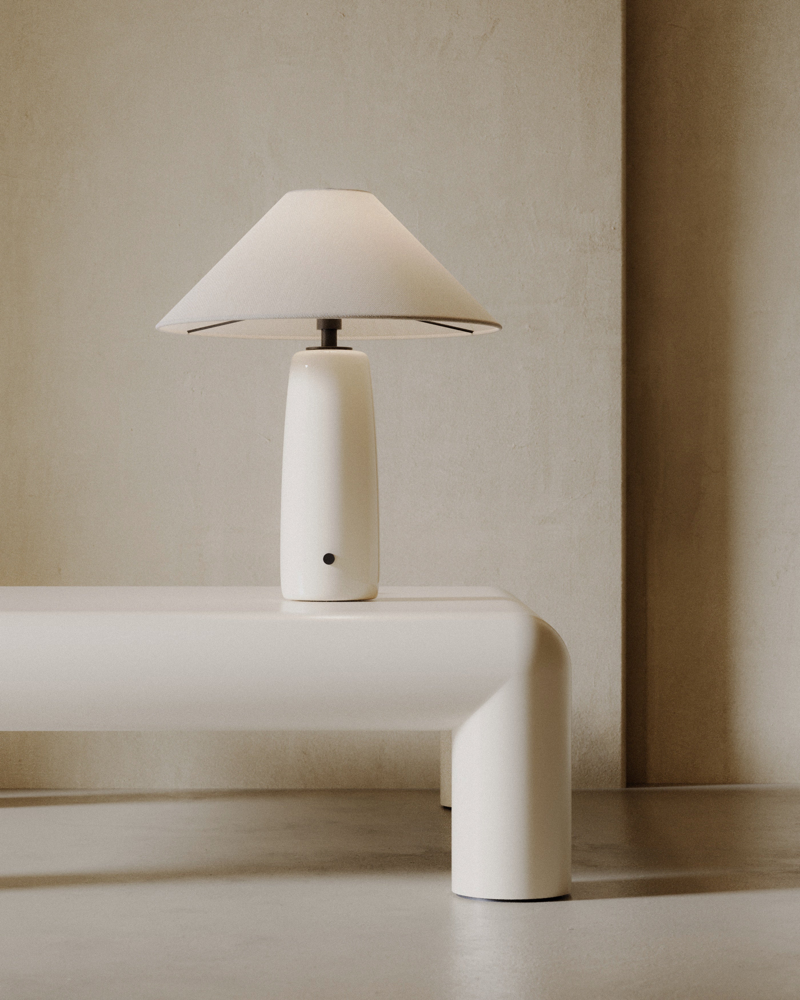 Tischlampe BATON beige