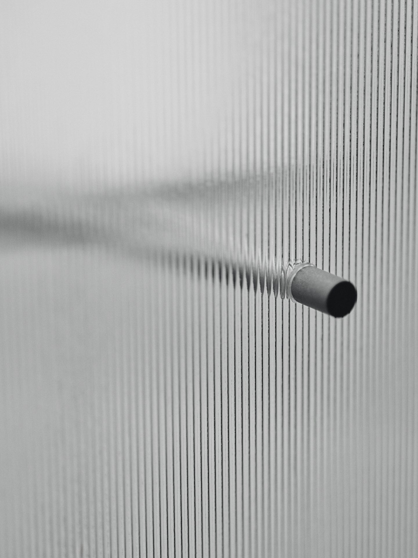 Pendelleuchte OESTE mit geriffeltem Glas