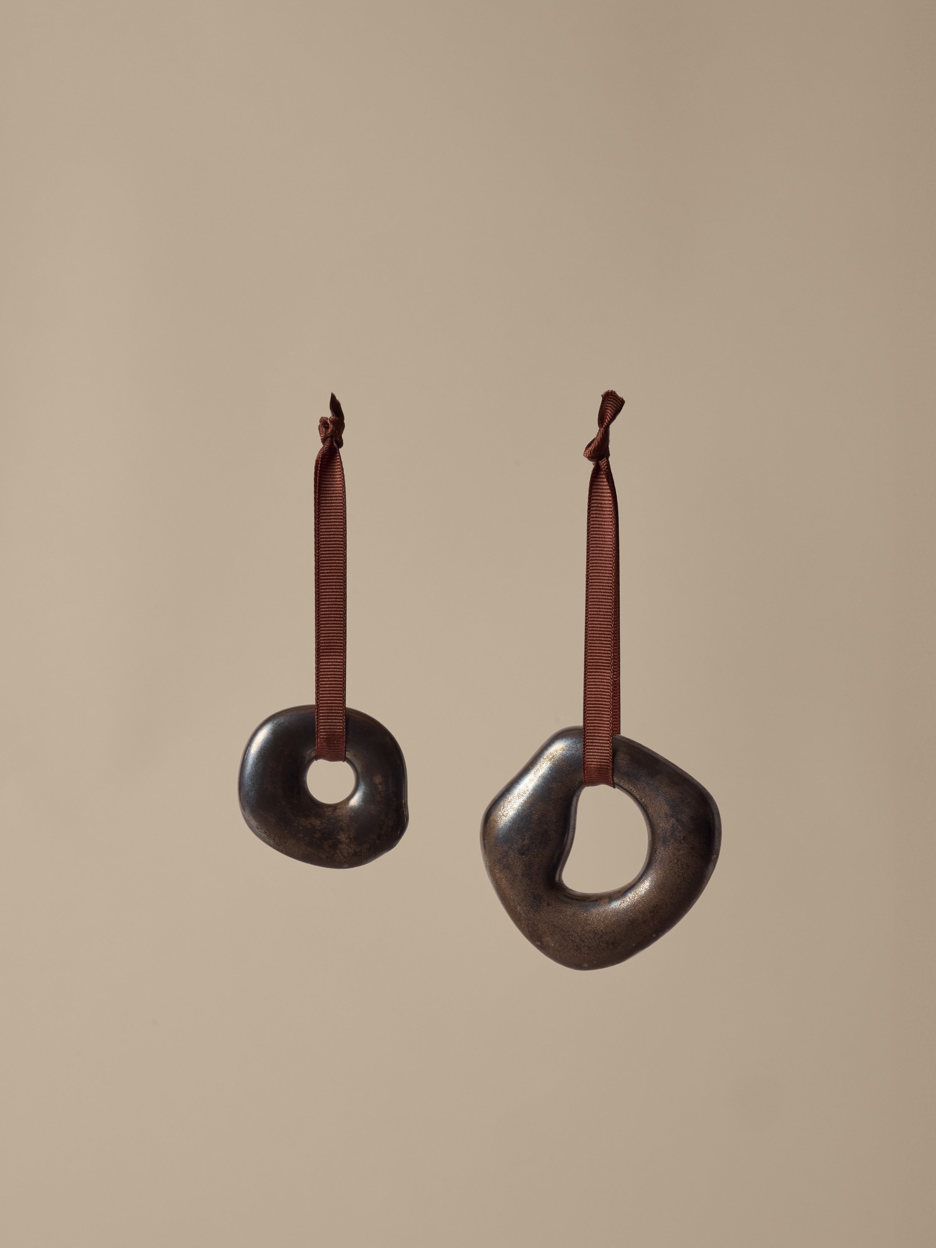 ORRITH Brown Christmas Ornament Set