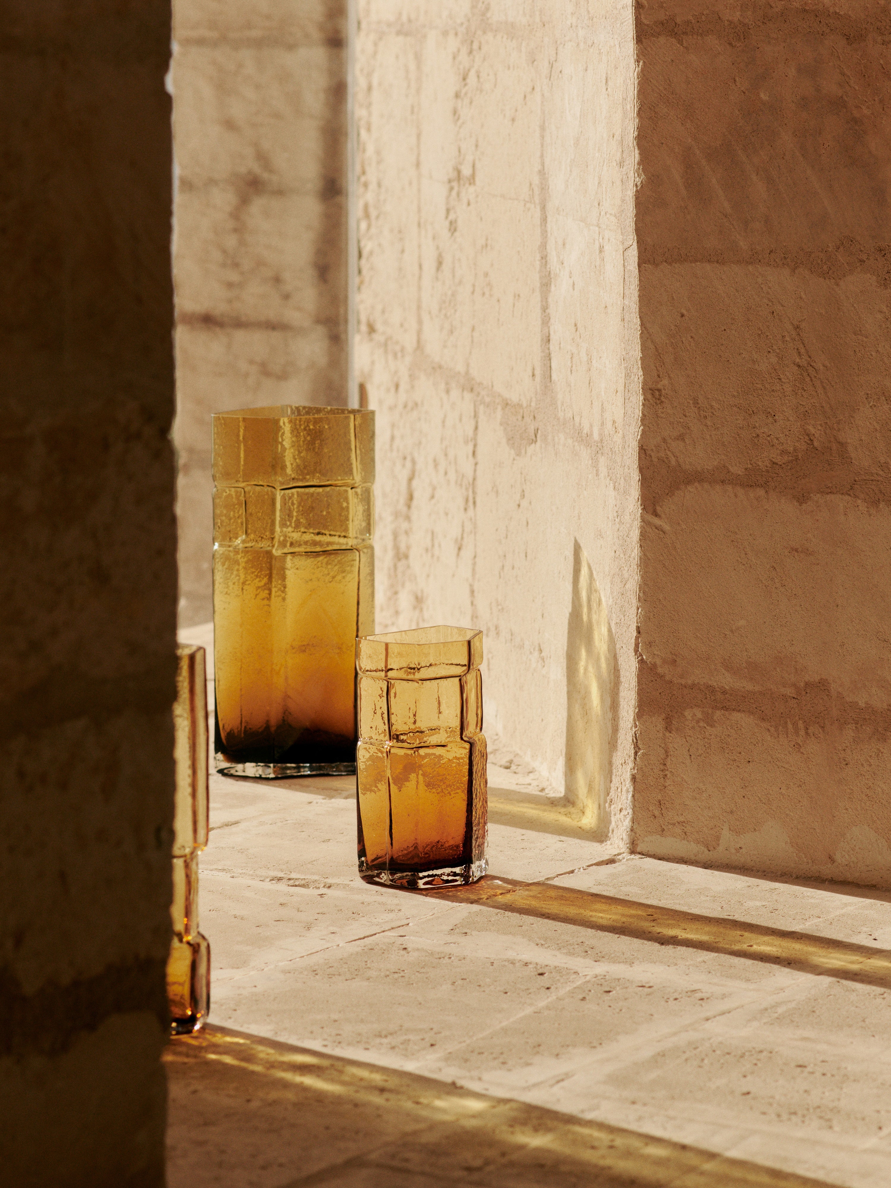 MURO amber vase
