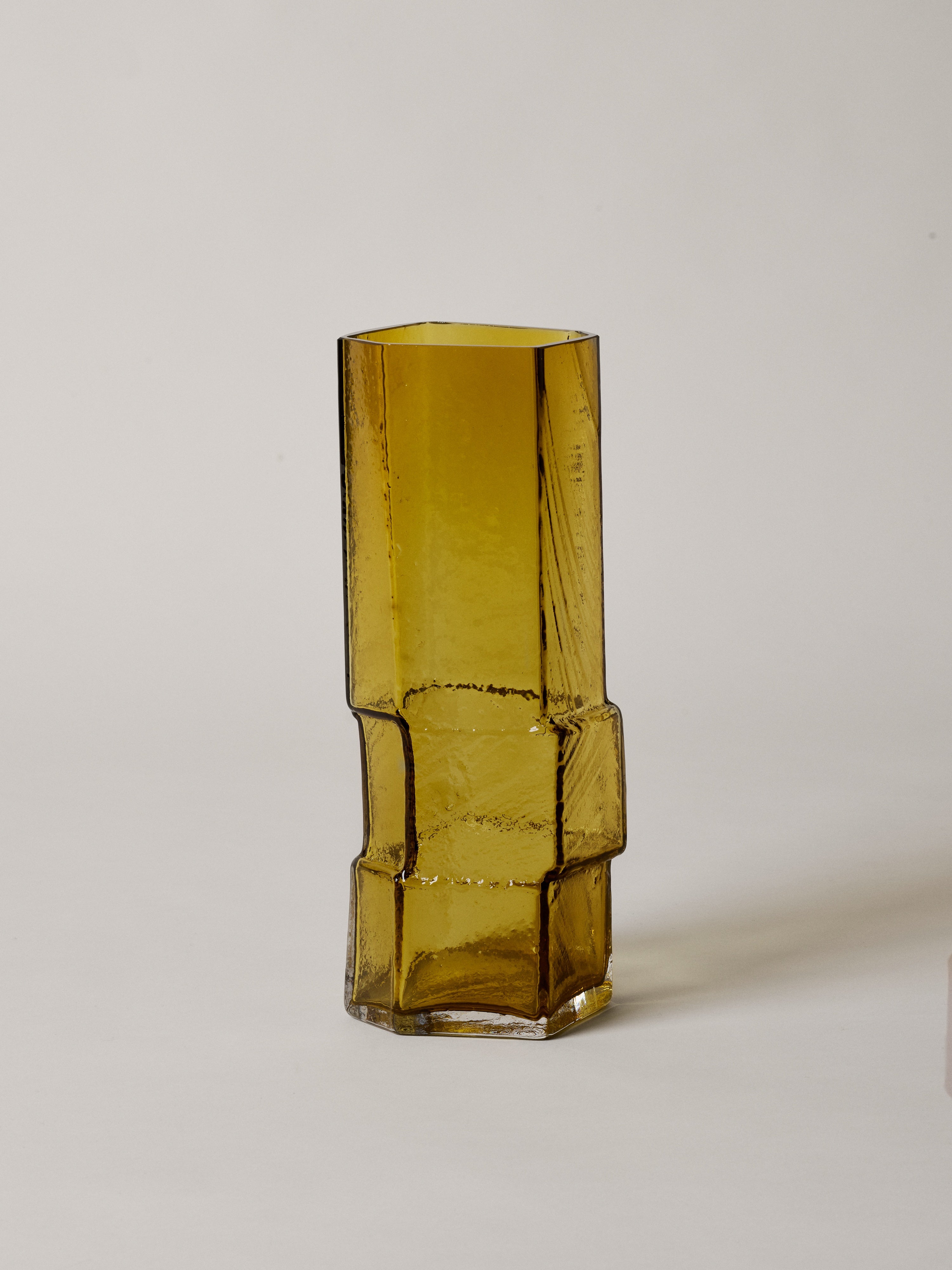 MURO amber vase