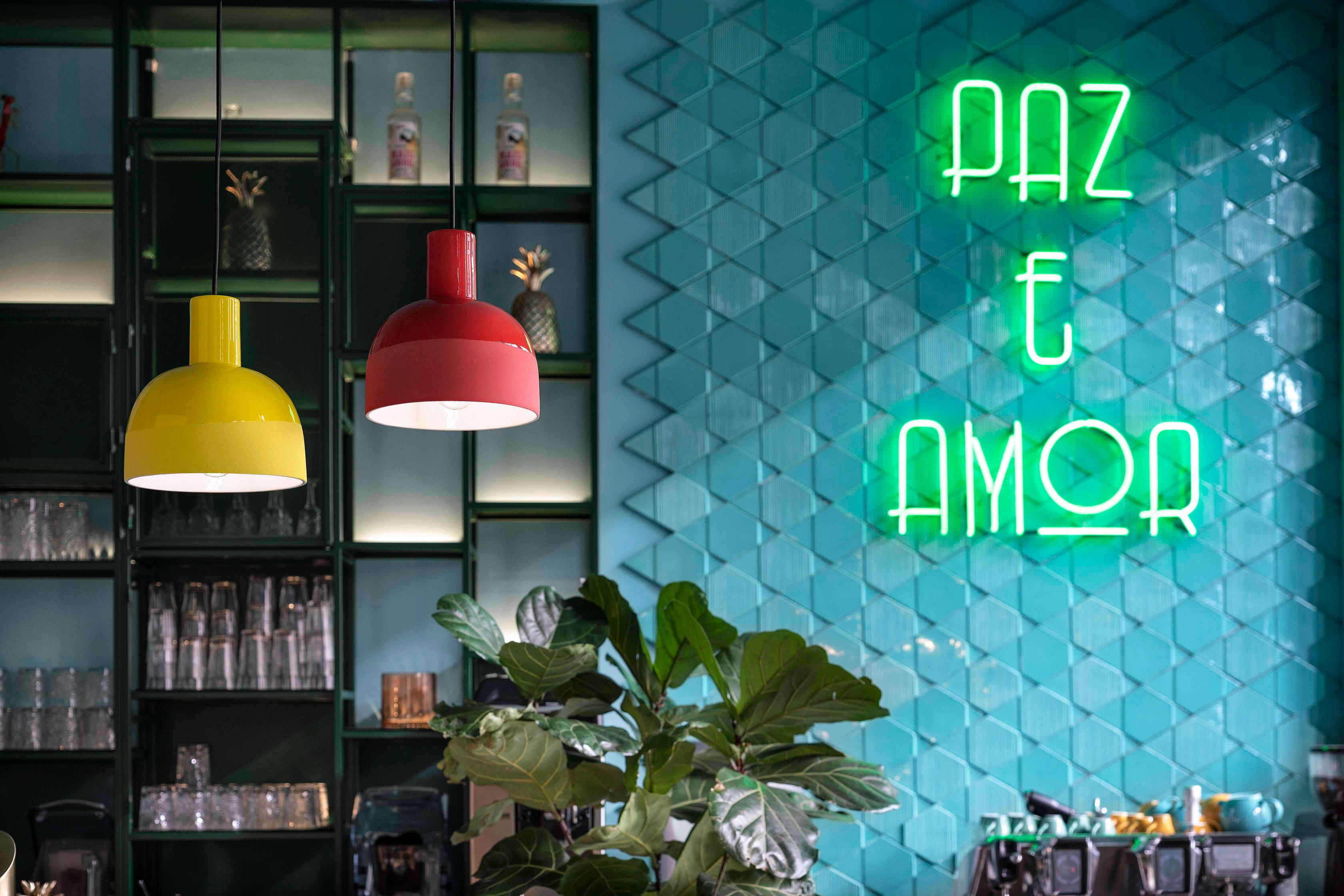 Keramik-Pendelleuchte CAXIXI flaschengrün