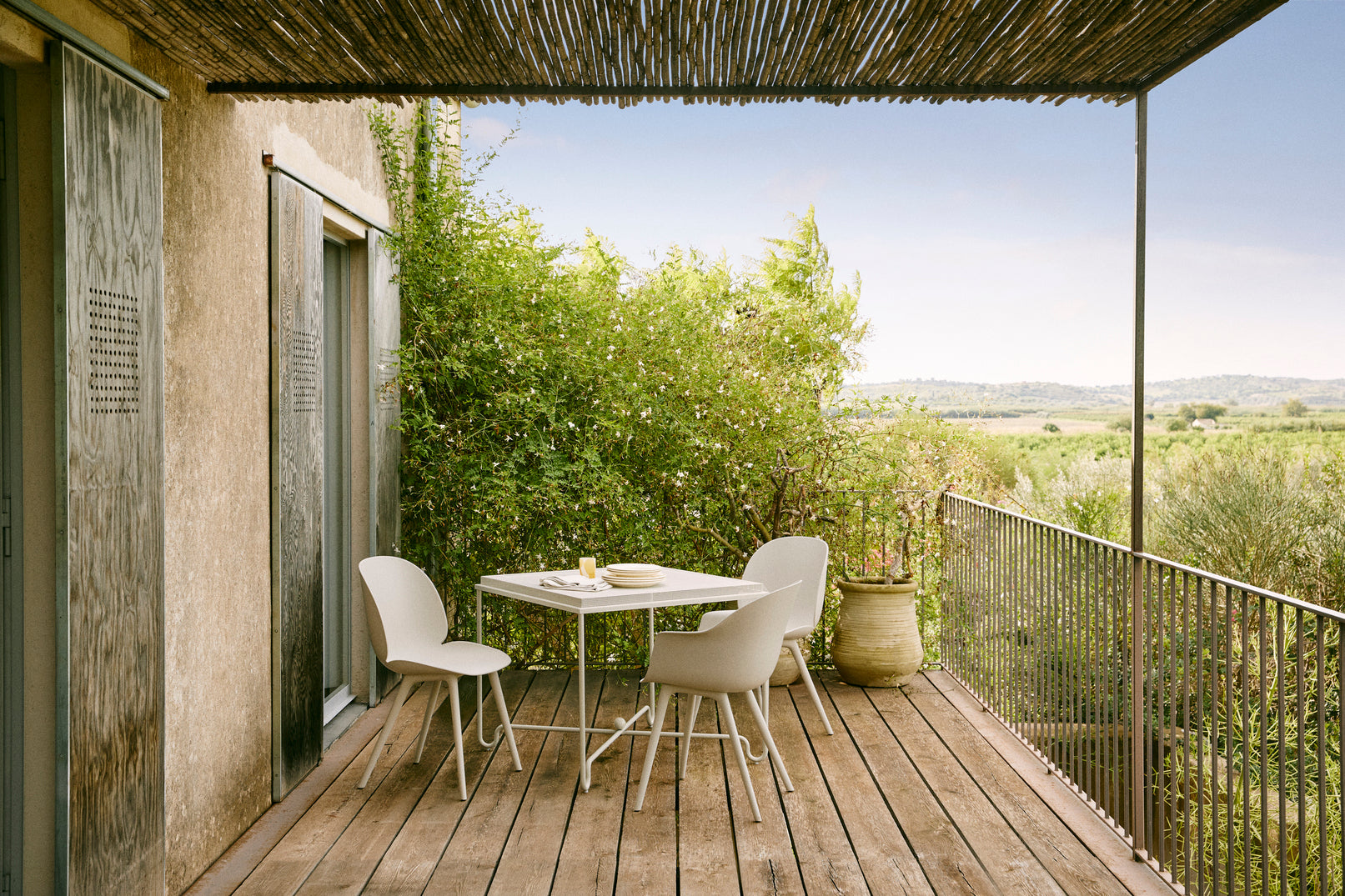 TROPIQUE garden table white steel