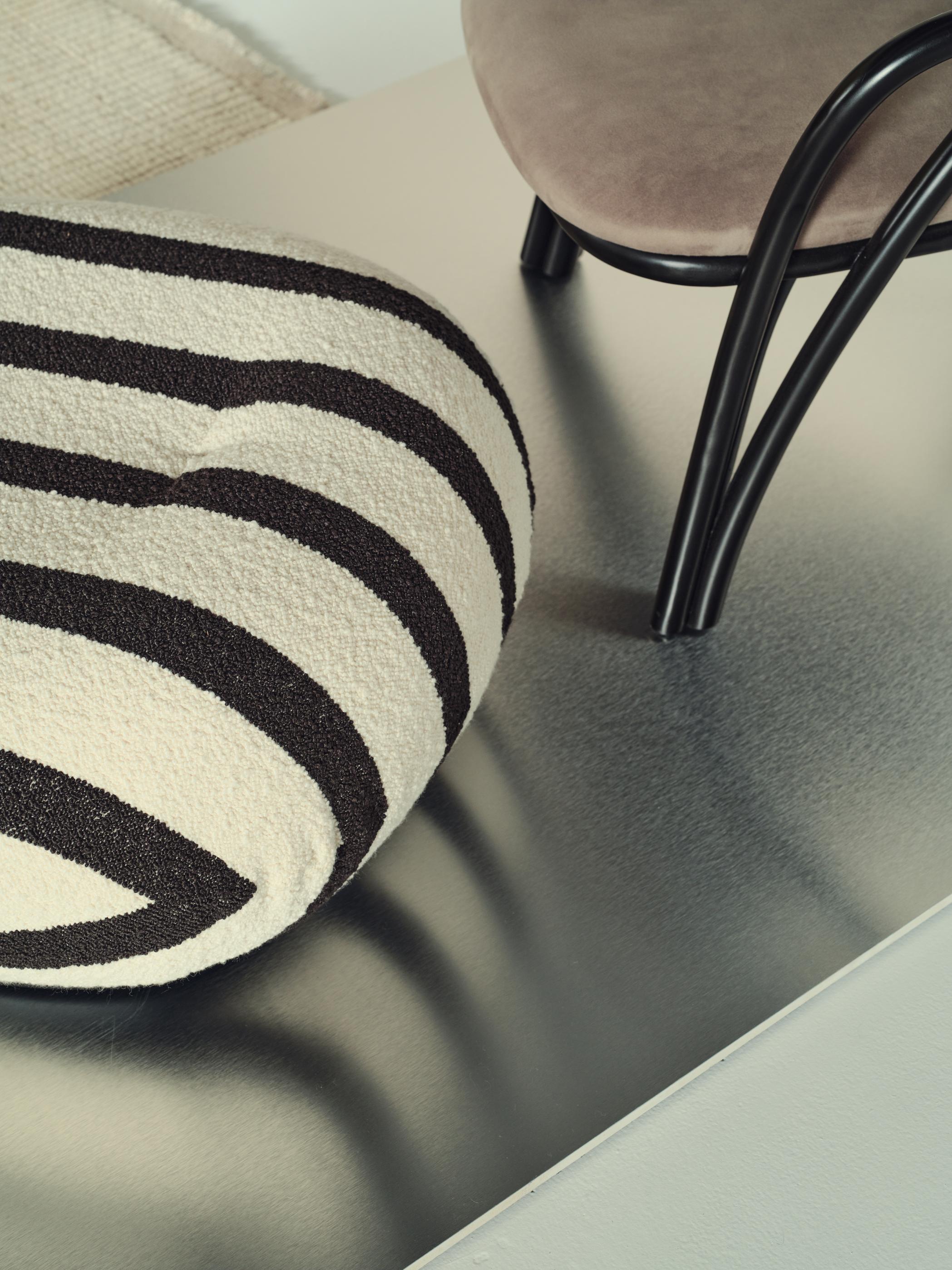 Puf PACHA upholstered with a gold base