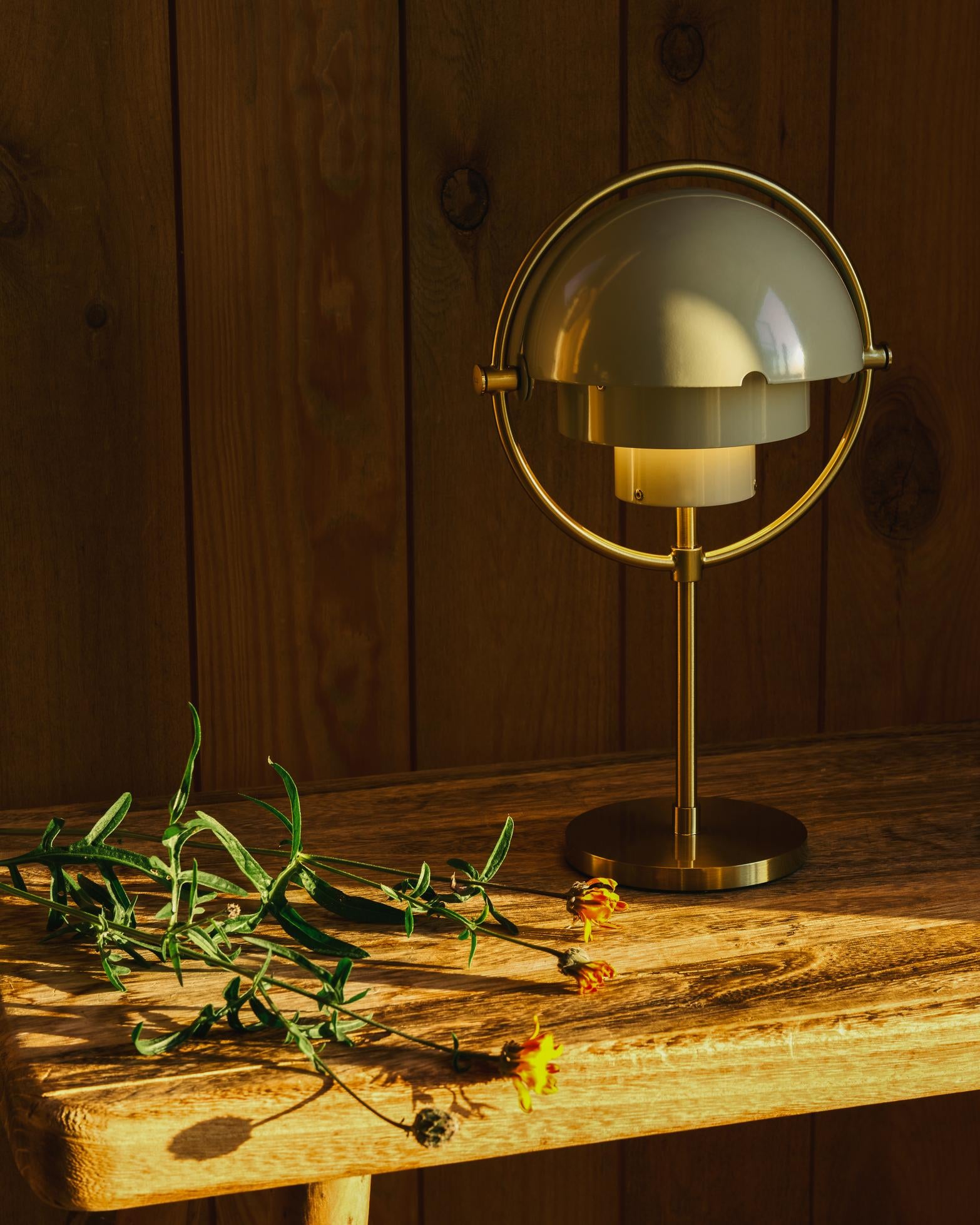 MULTI-LITE portable lamp green with chrome base