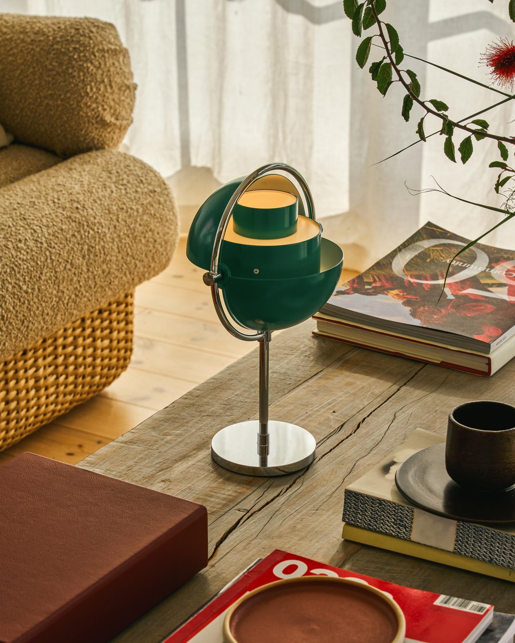 MULTI-LITE portable lamp green with chrome base
