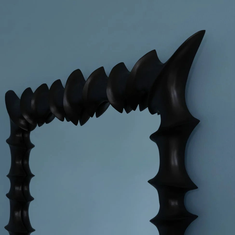 Lustro BRUTALIST schwarzes Buchenholz