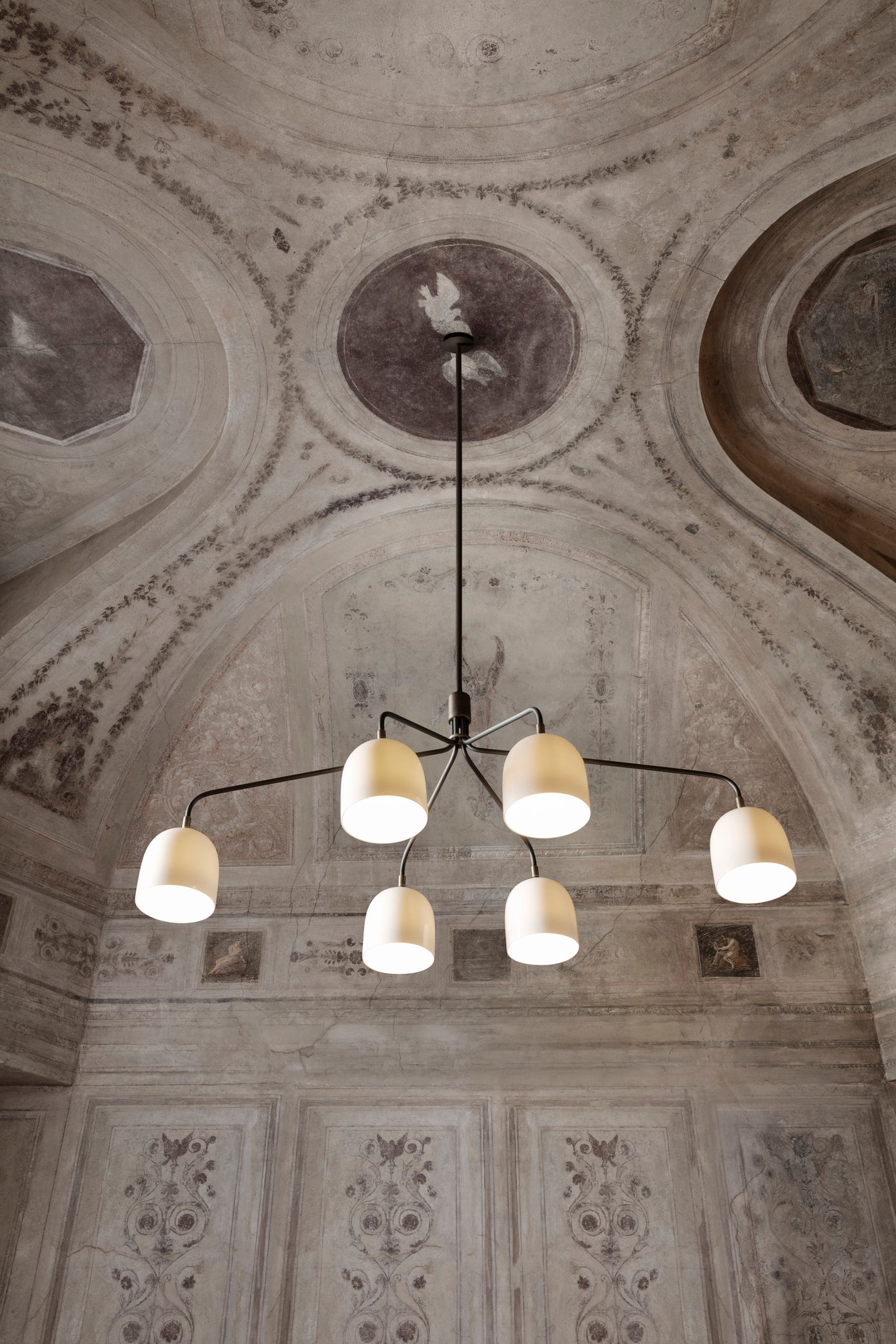 HOWARD white chandelier
