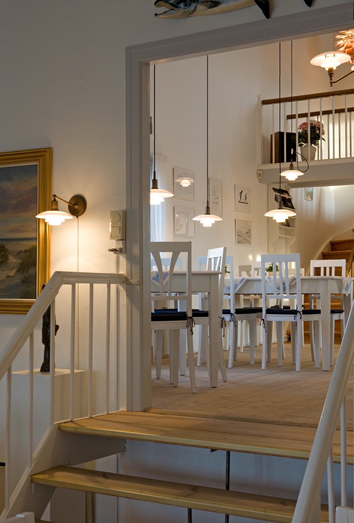 Wandleuchte PH 2/1 weiß mit verchromtem Sockel