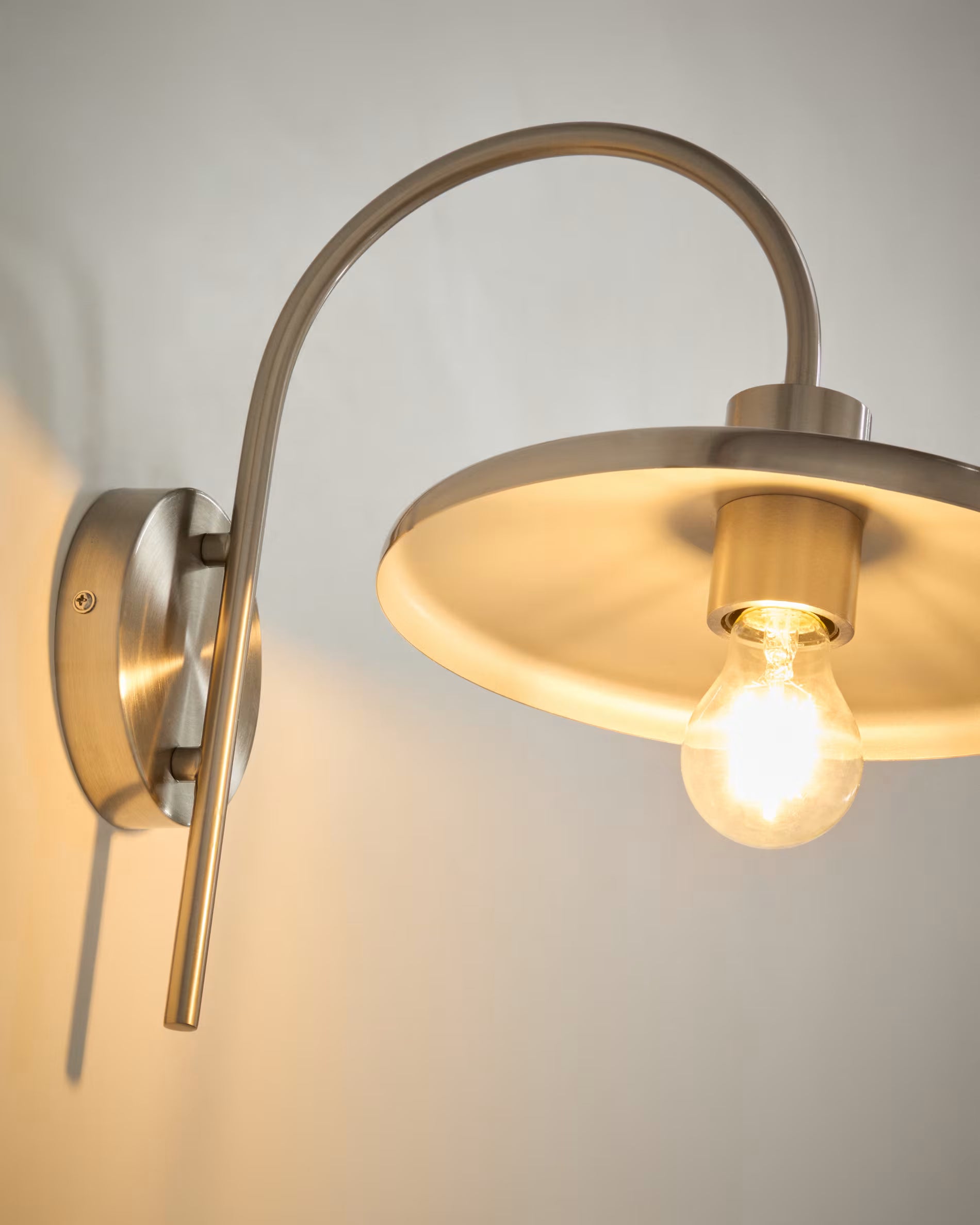 NUVIRA Wall Lamp Silver