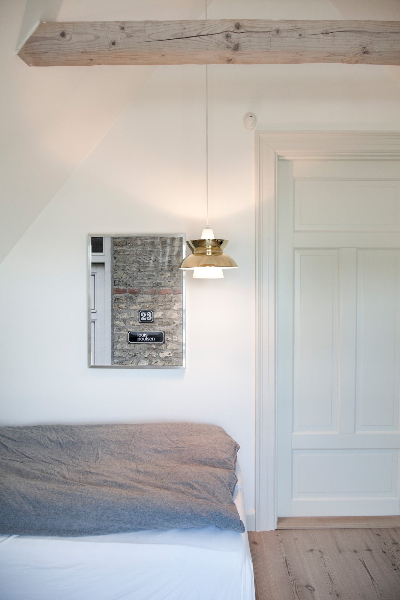 DOO-WOP pendant lamp white with brass finish