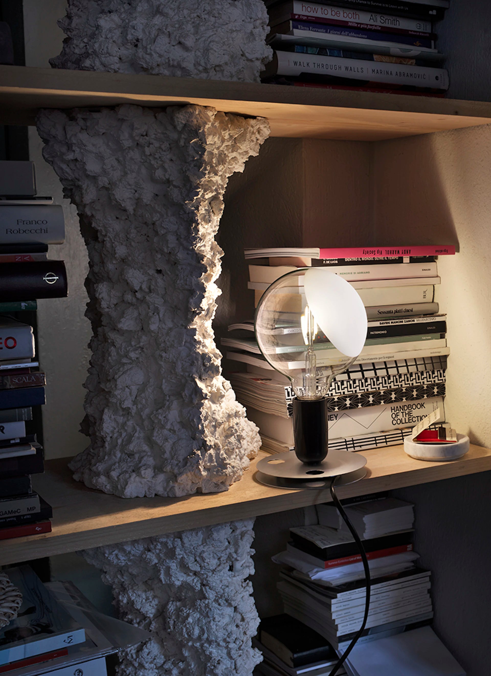 Table lamp LAMPADINA white