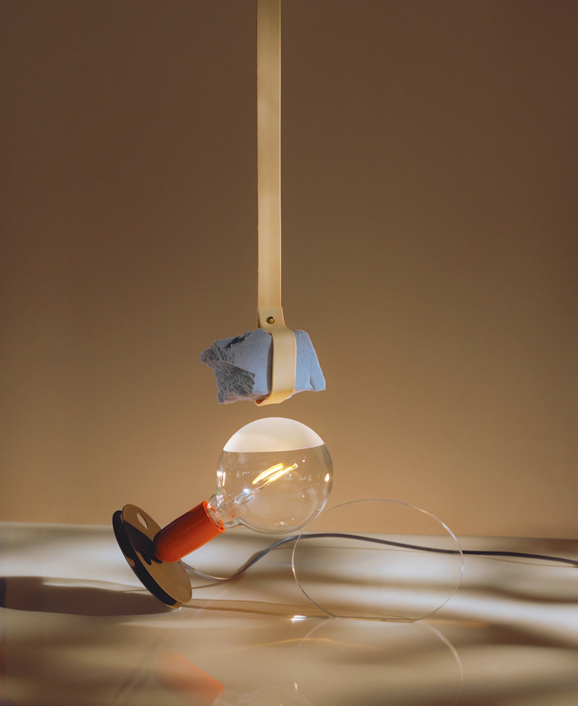 Table lamp LAMPADINA white