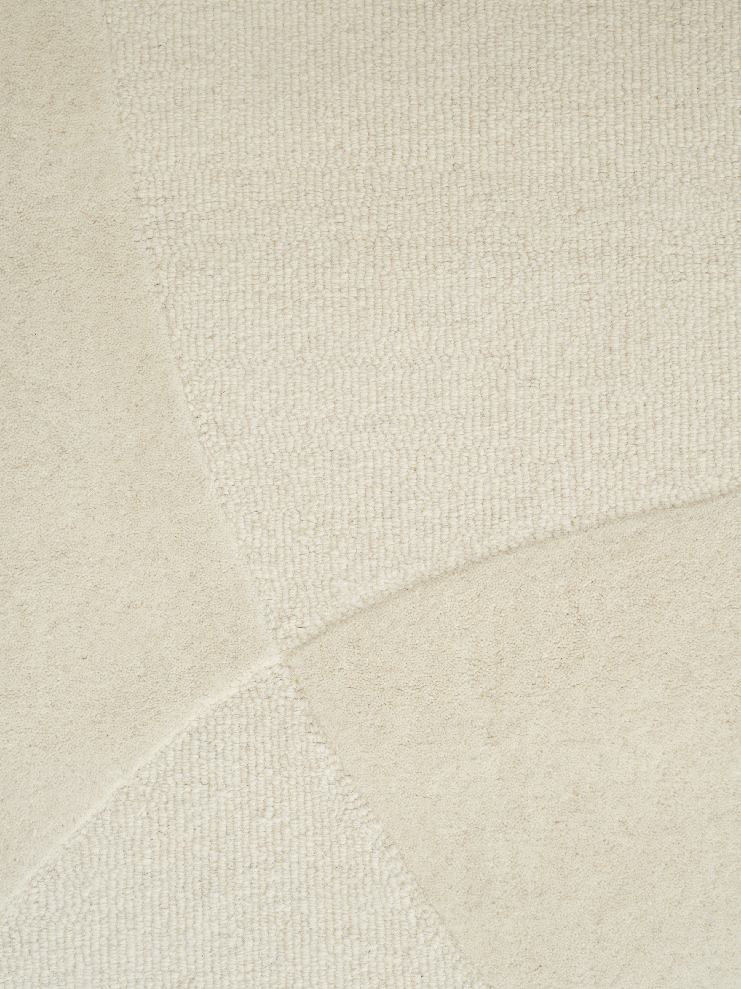 Split plains rug broken white